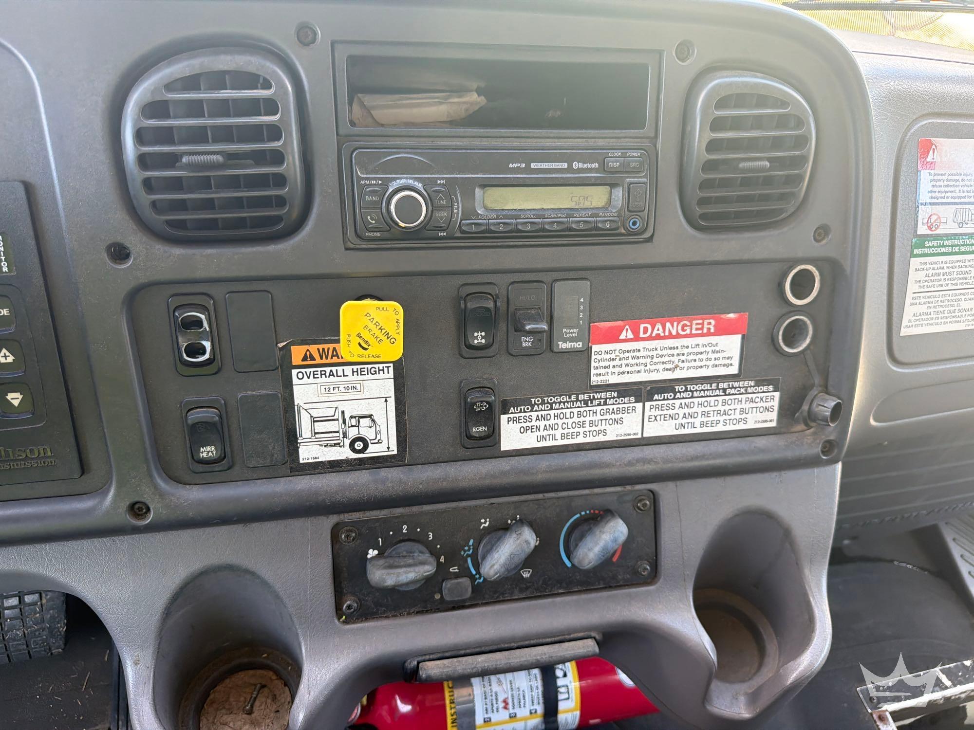 2017 Freightliner M2 106