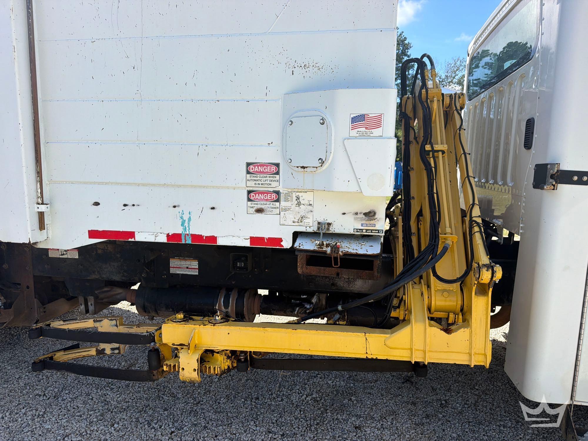 2017 Freightliner M2 106