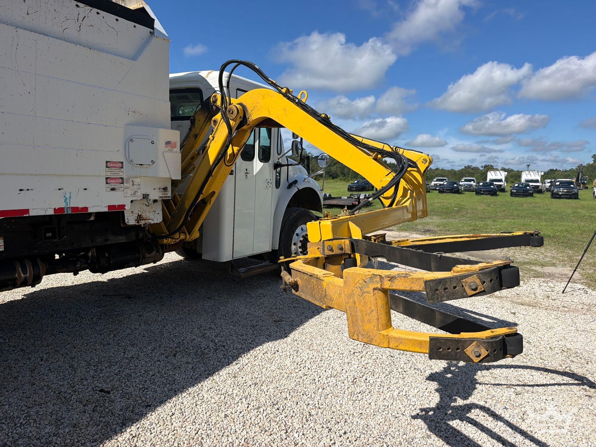 2017 Freightliner M2 106