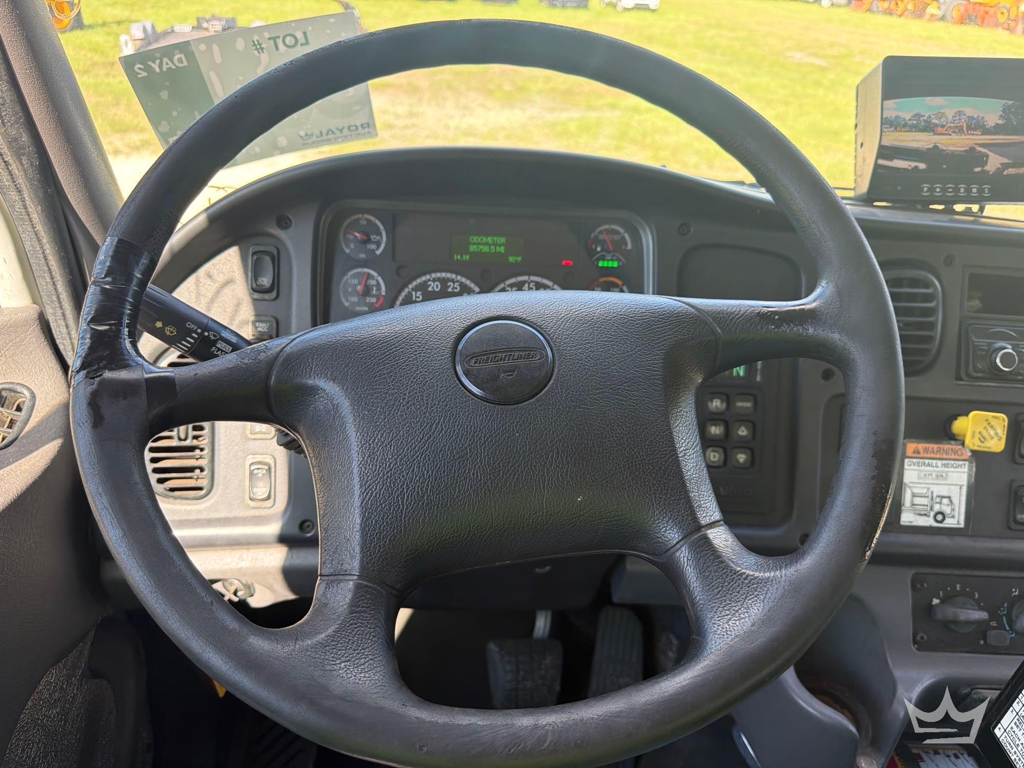 2017 Freightliner M2 106