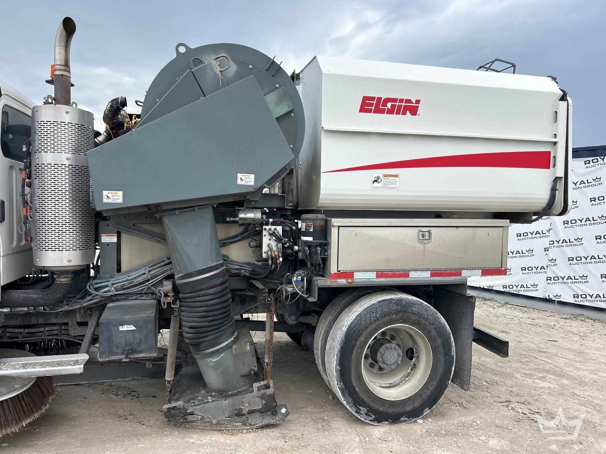2019 Freightliner M2 106 SPORTCH