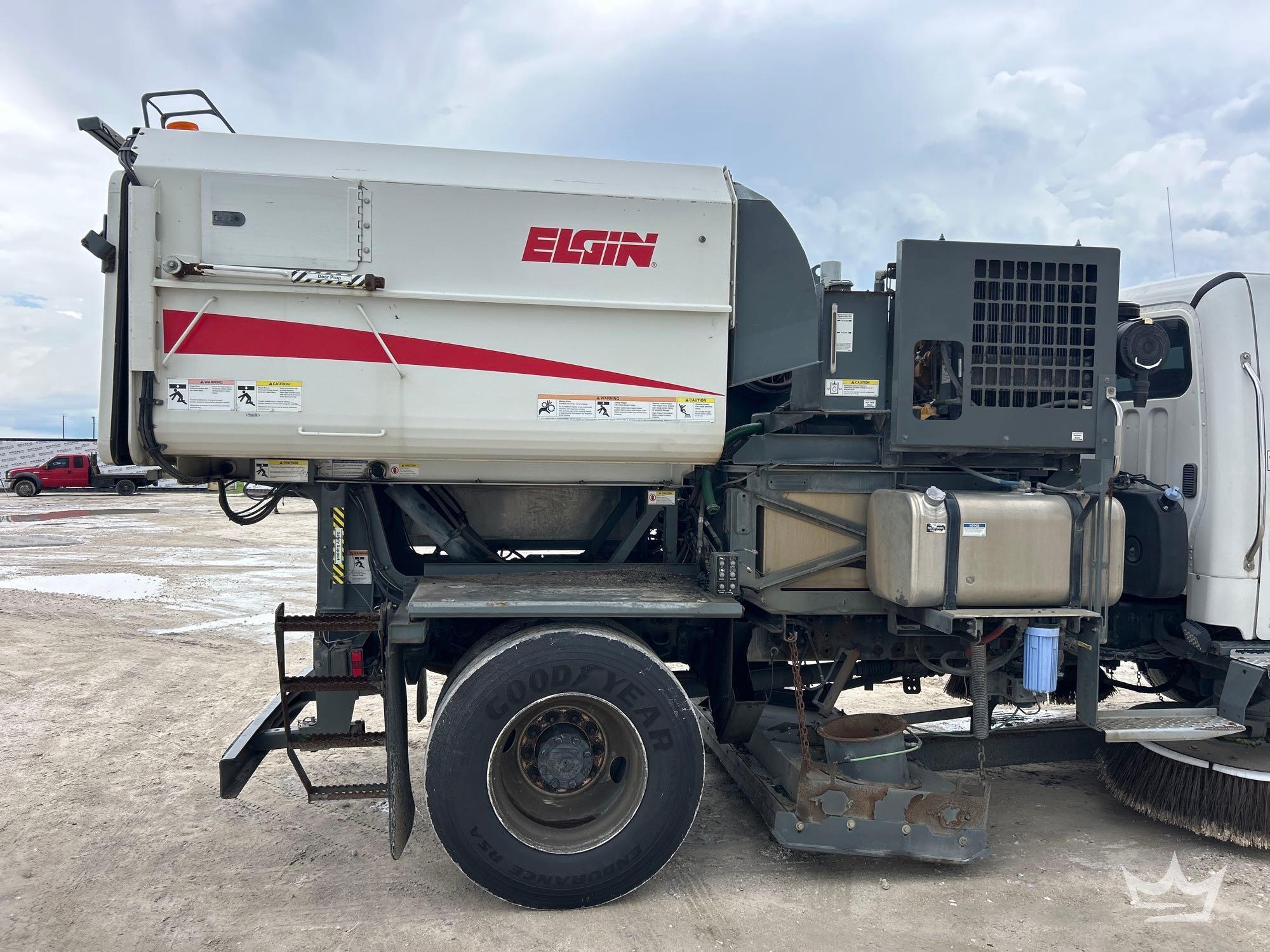 2019 Freightliner M2 106 SPORTCH