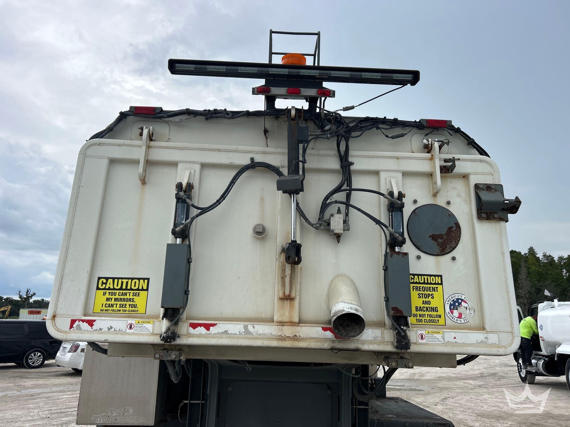 2019 Freightliner M2 106 SPORTCH