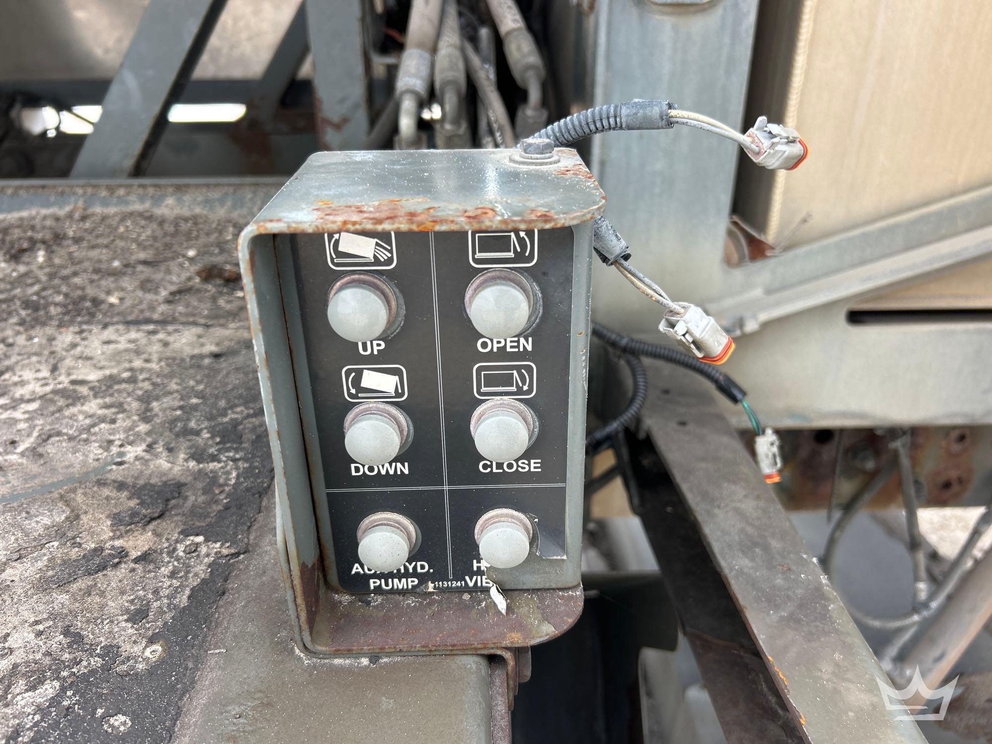 2019 Freightliner M2 106 SPORTCH