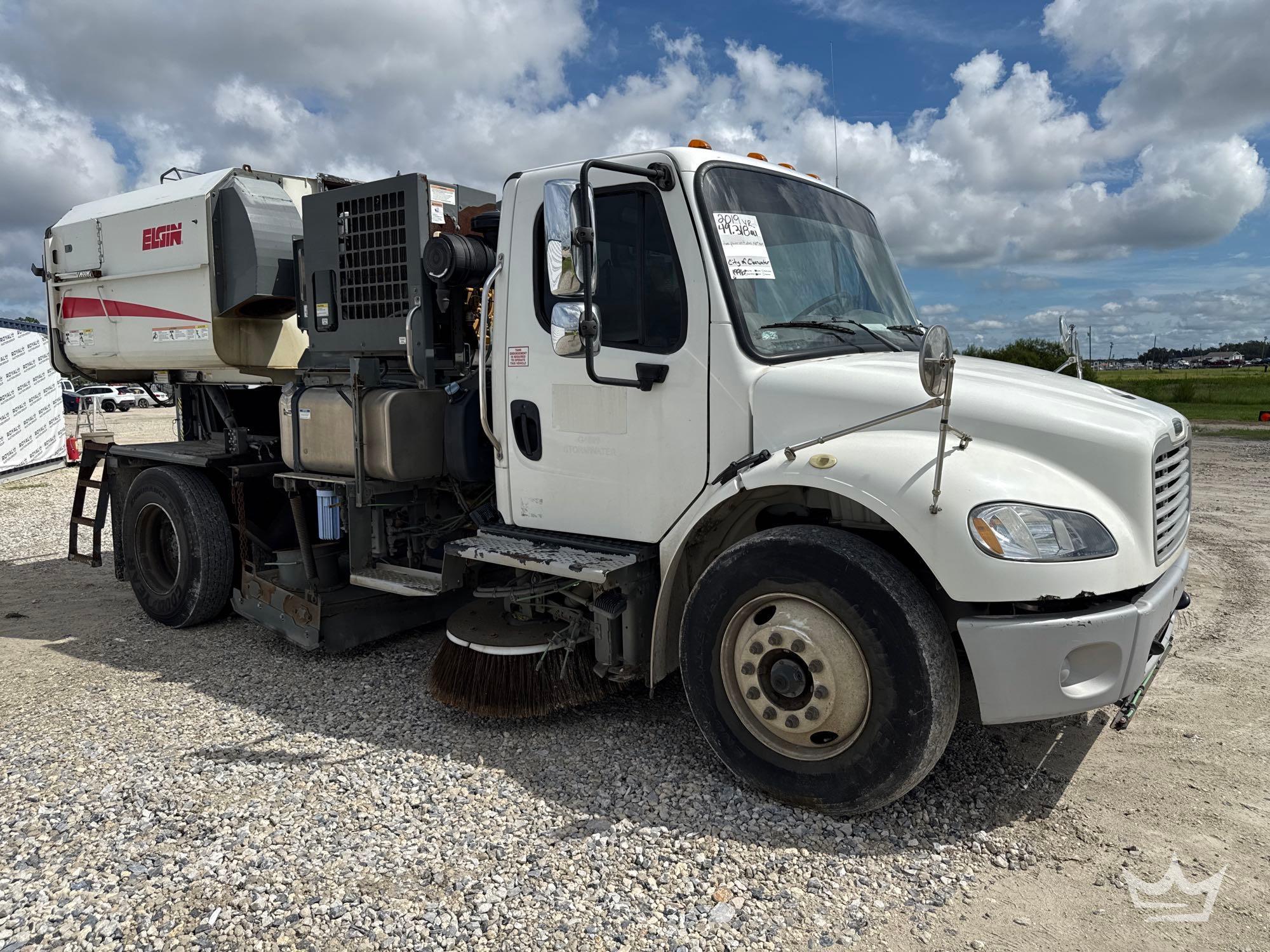2019 Freightliner M2 106 SPORTCH