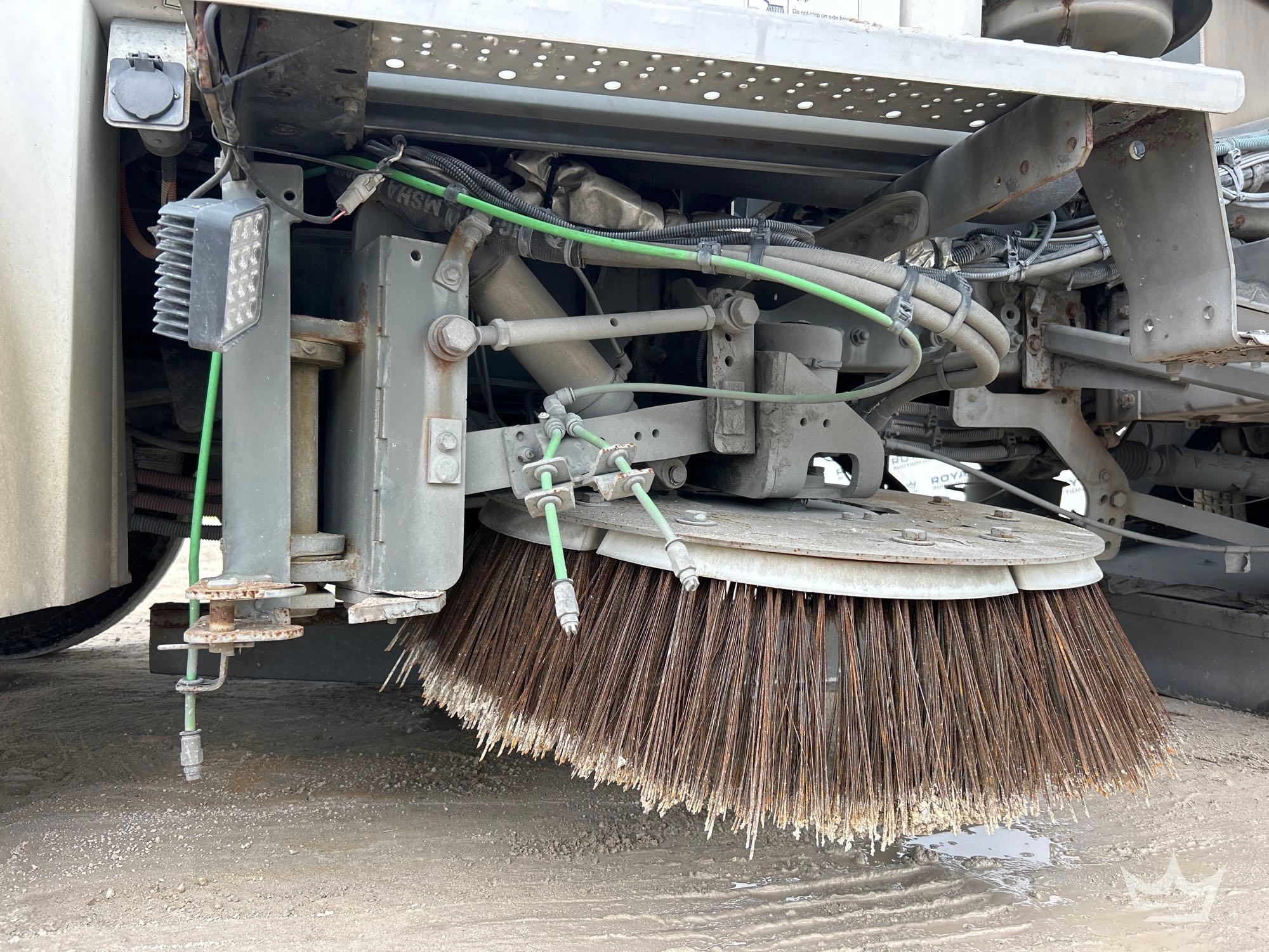 2019 Freightliner M2 106 SPORTCH
