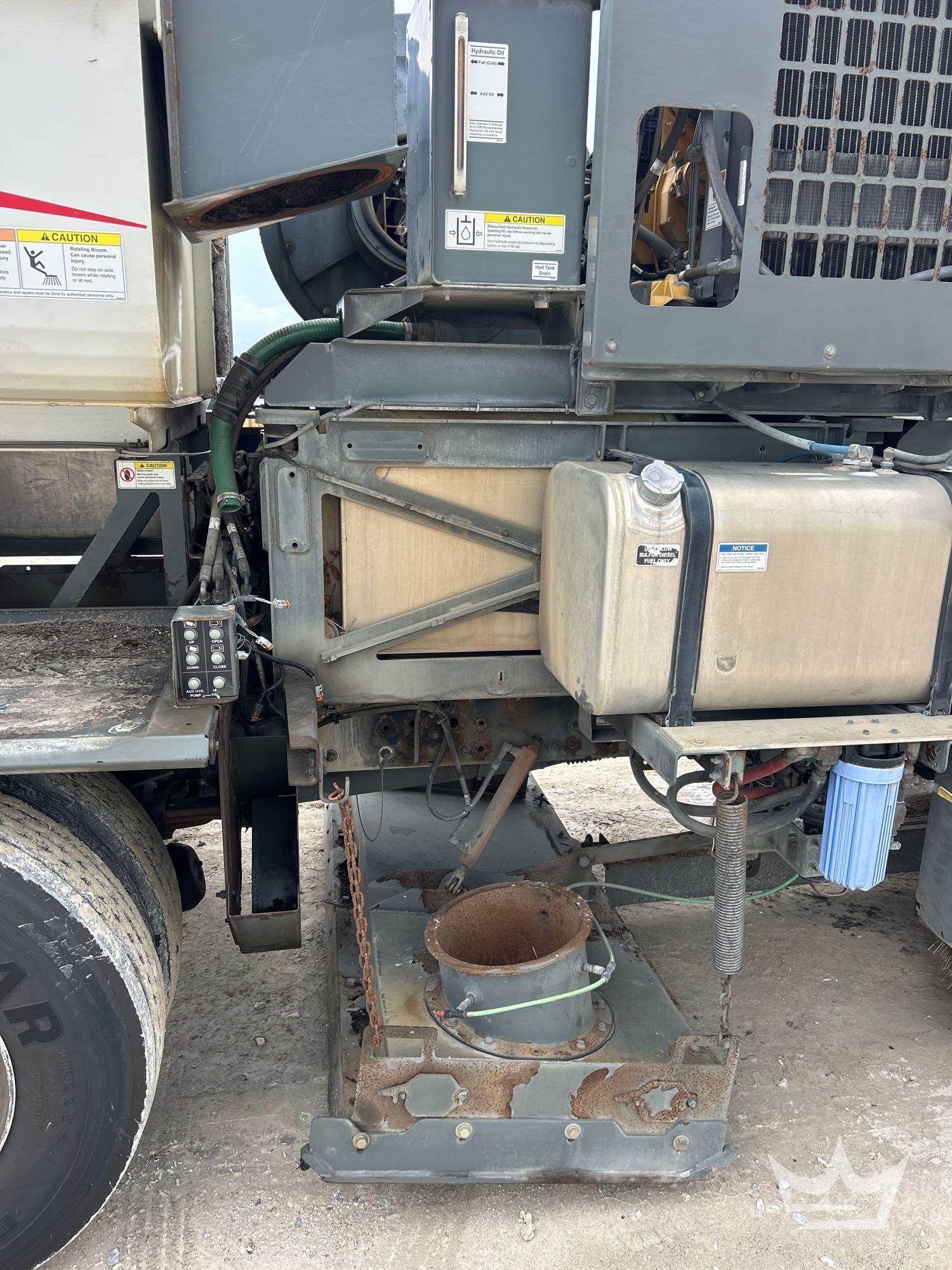 2019 Freightliner M2 106 SPORTCH