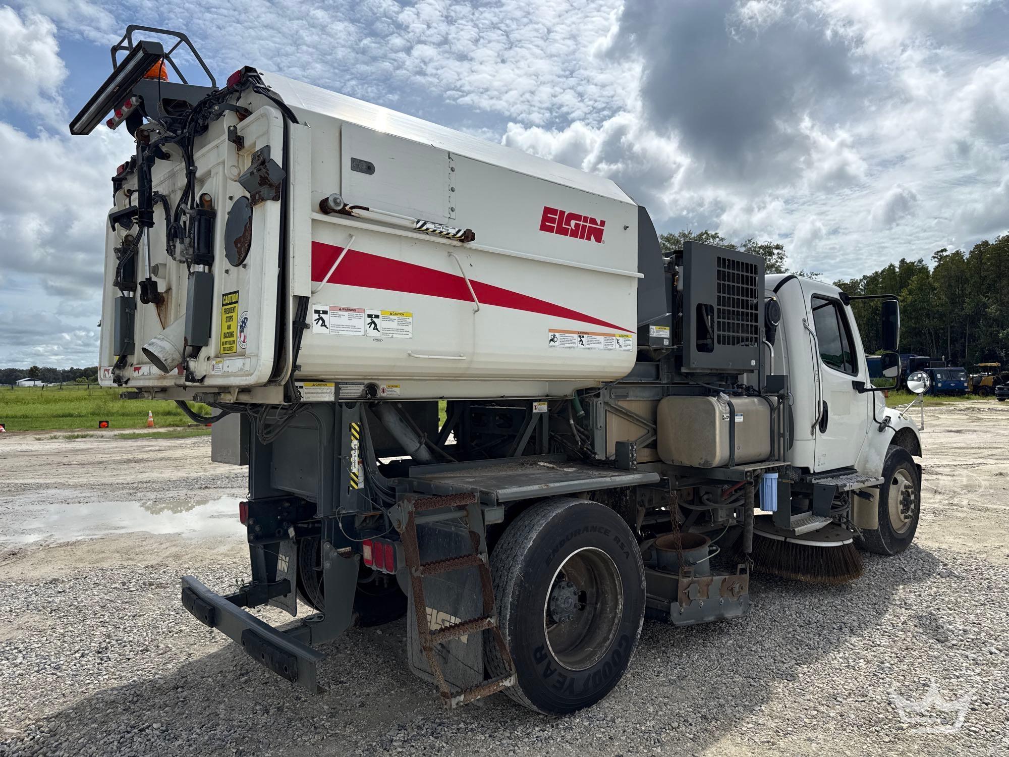 2019 Freightliner M2 106 SPORTCH