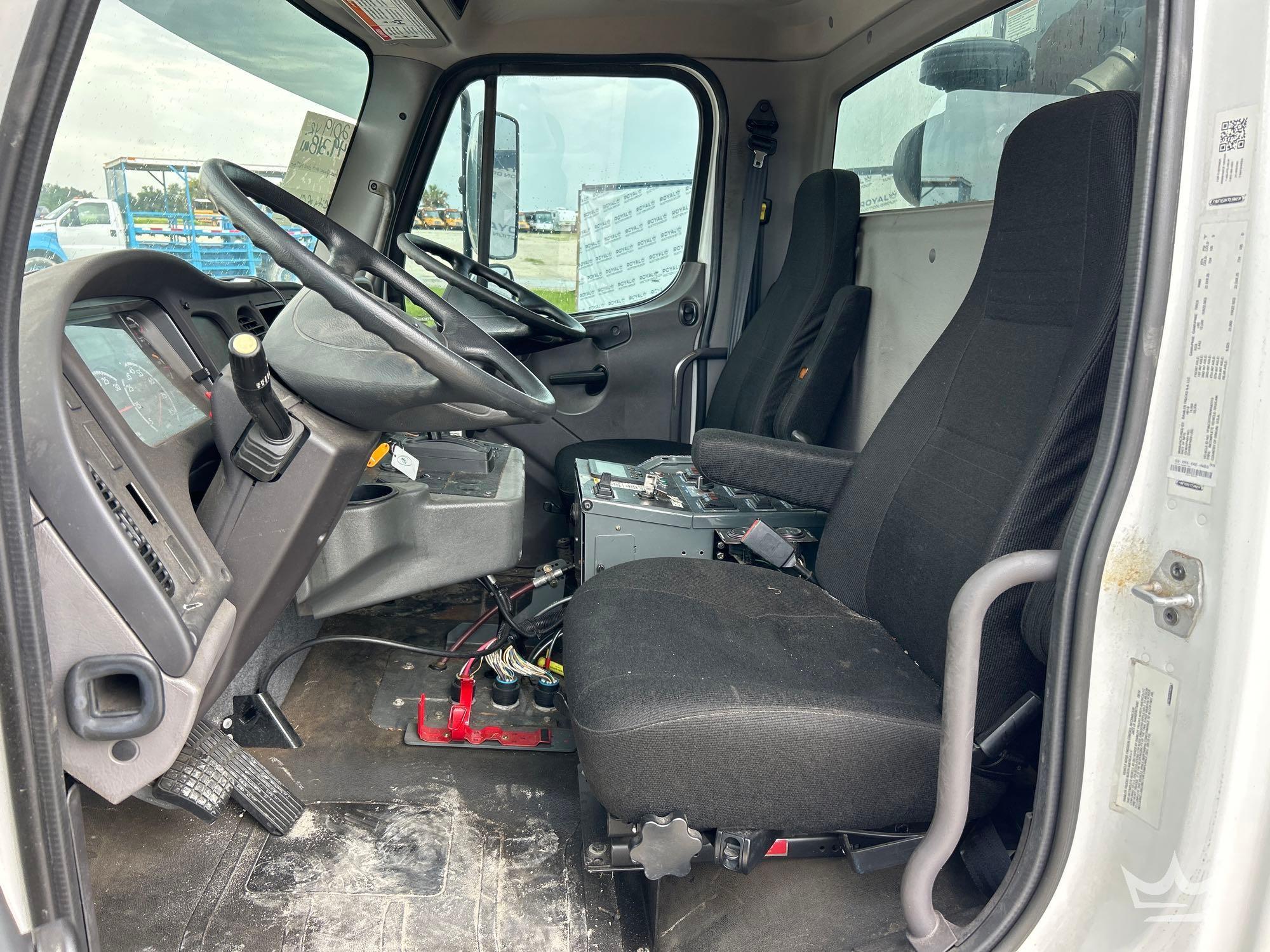 2019 Freightliner M2 106 SPORTCH