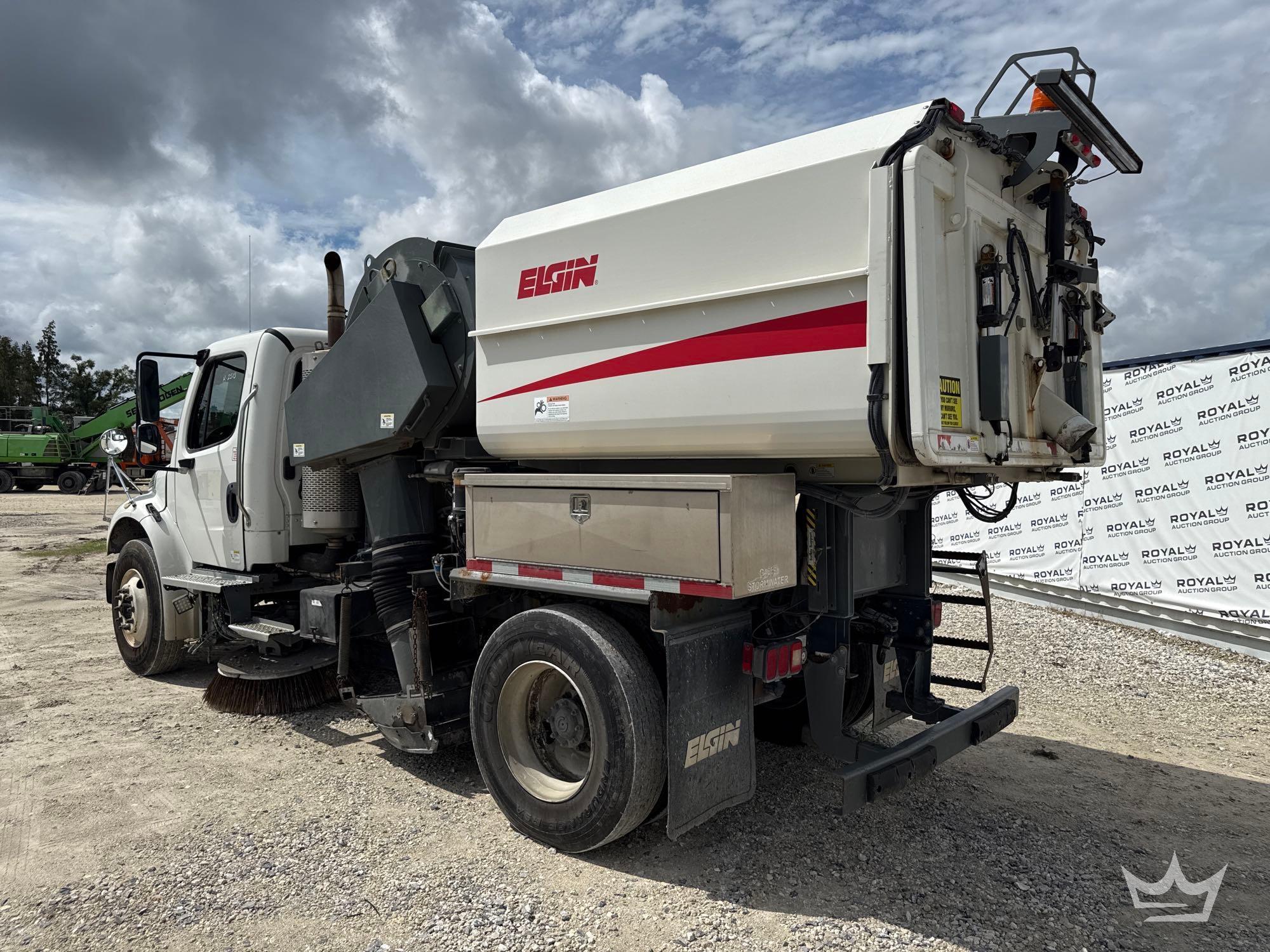 2019 Freightliner M2 106 SPORTCH
