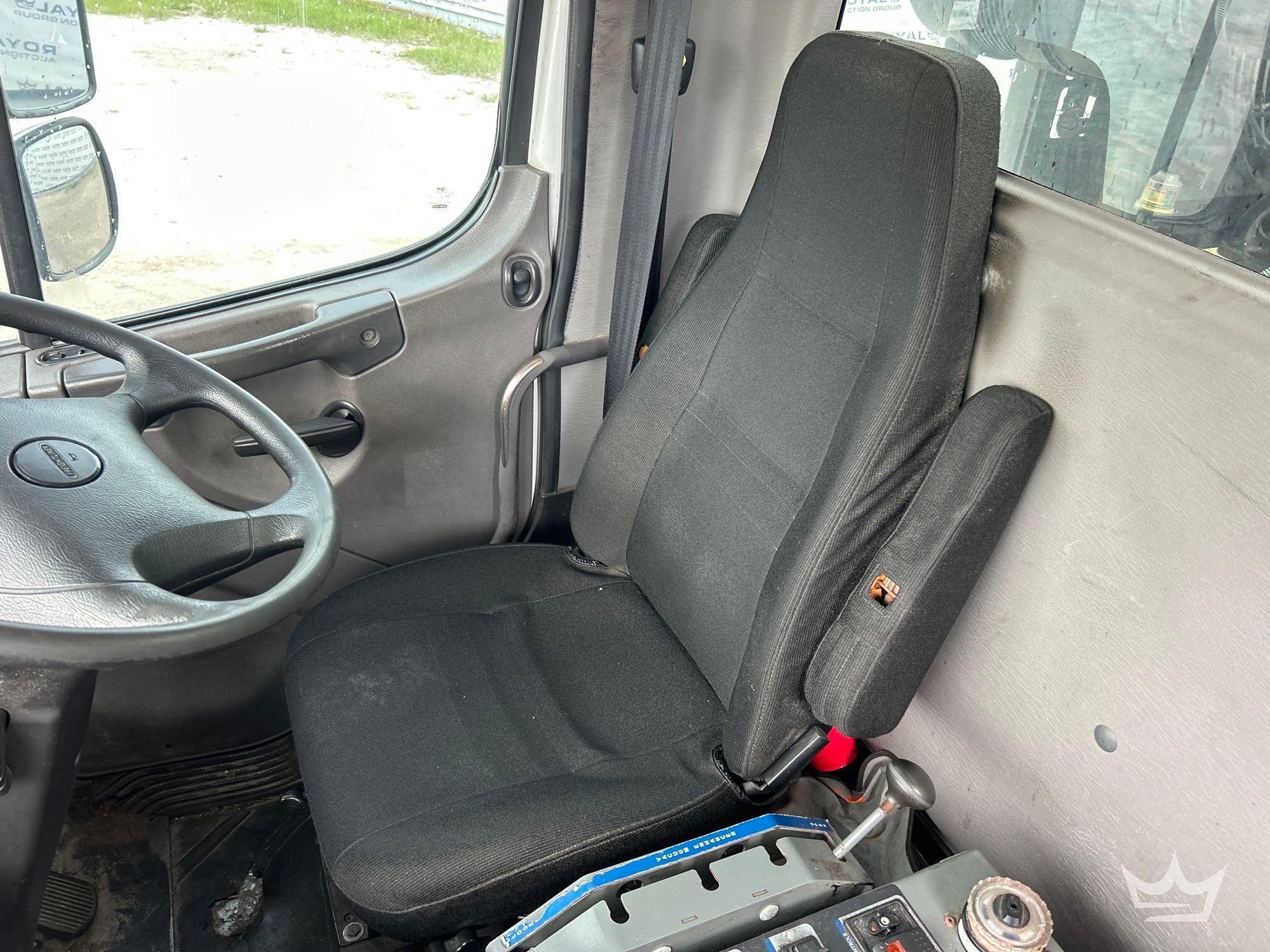 2019 Freightliner M2 106 SPORTCH