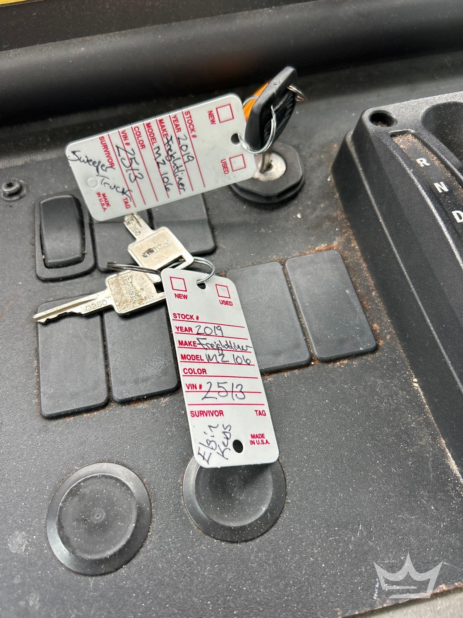 2019 Freightliner M2 106 SPORTCH