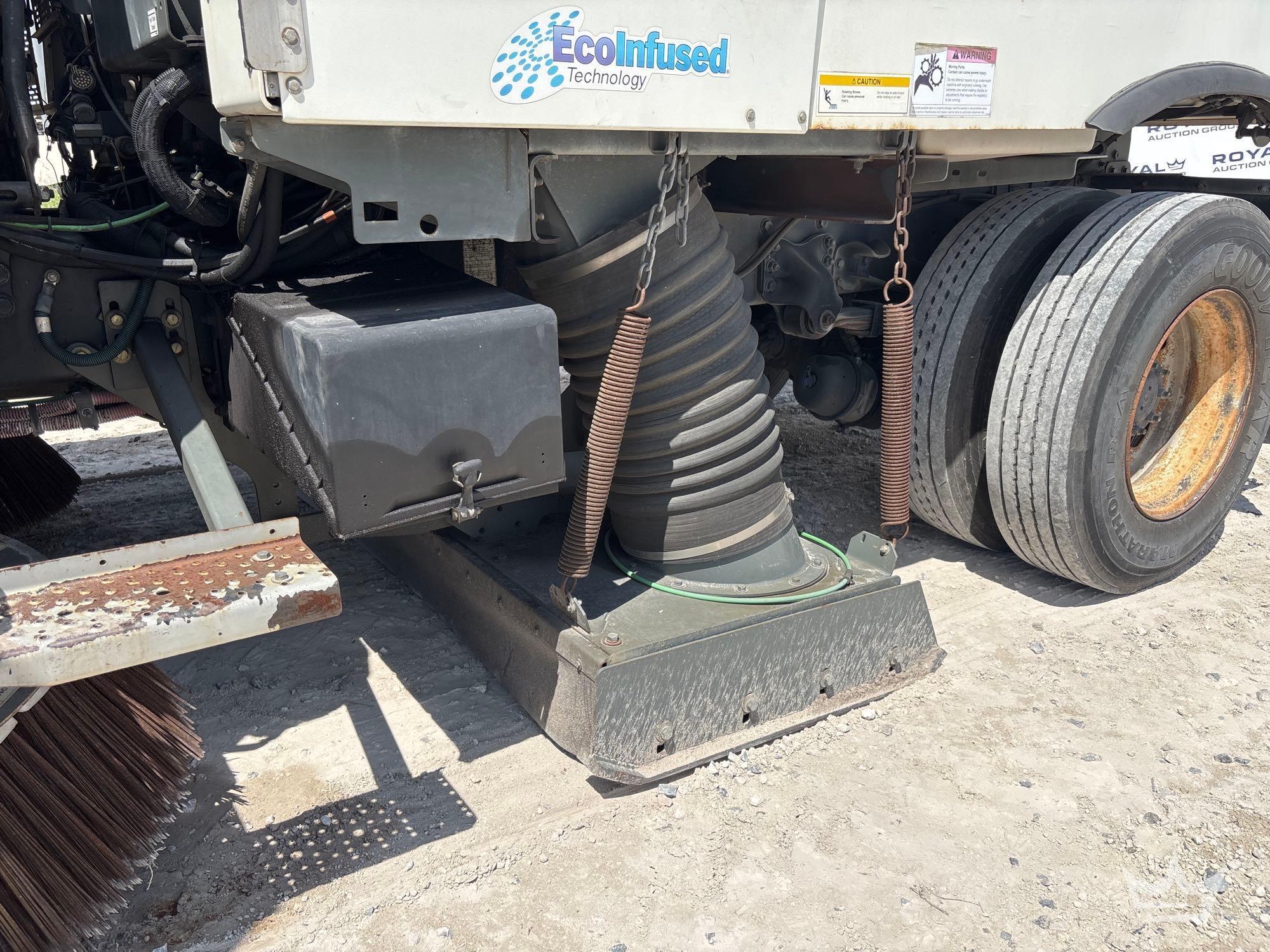 2017 Freightliner M2 106