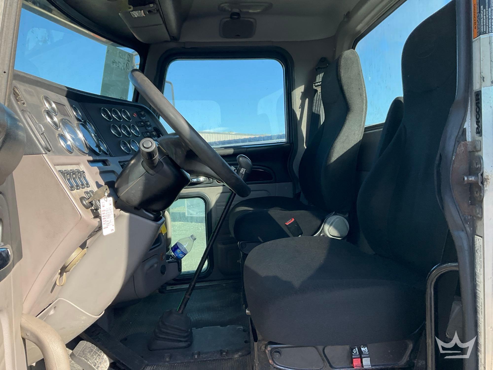 2017 Peterbilt 389