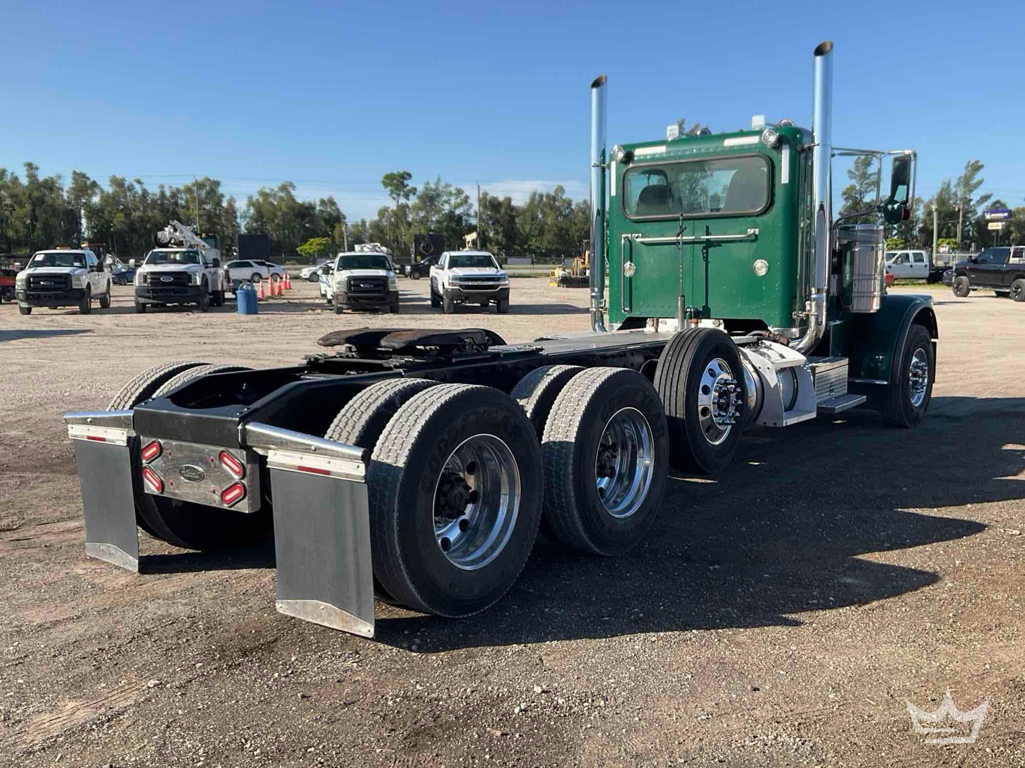 2017 Peterbilt 389
