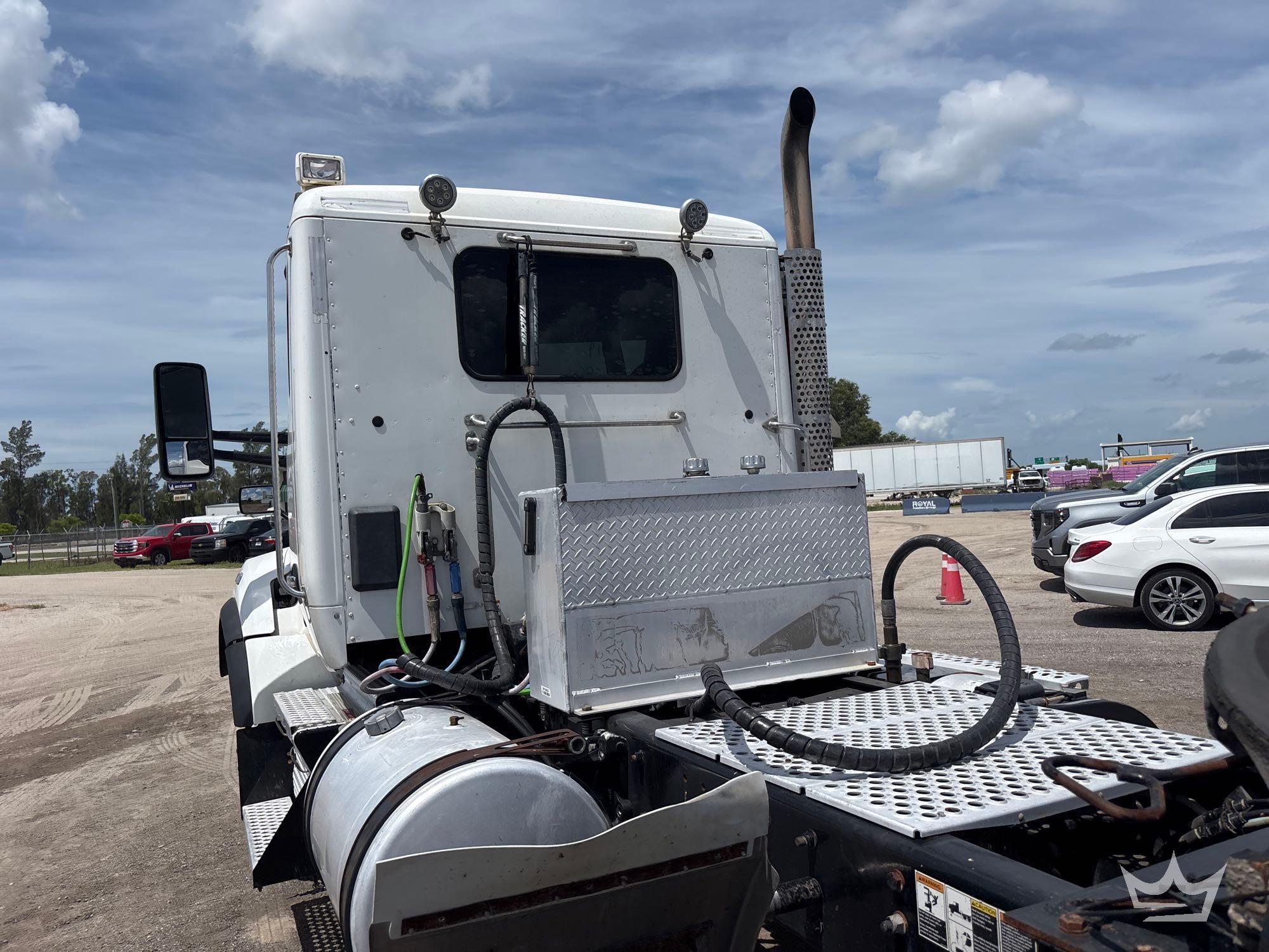 2019 Kenworth T880