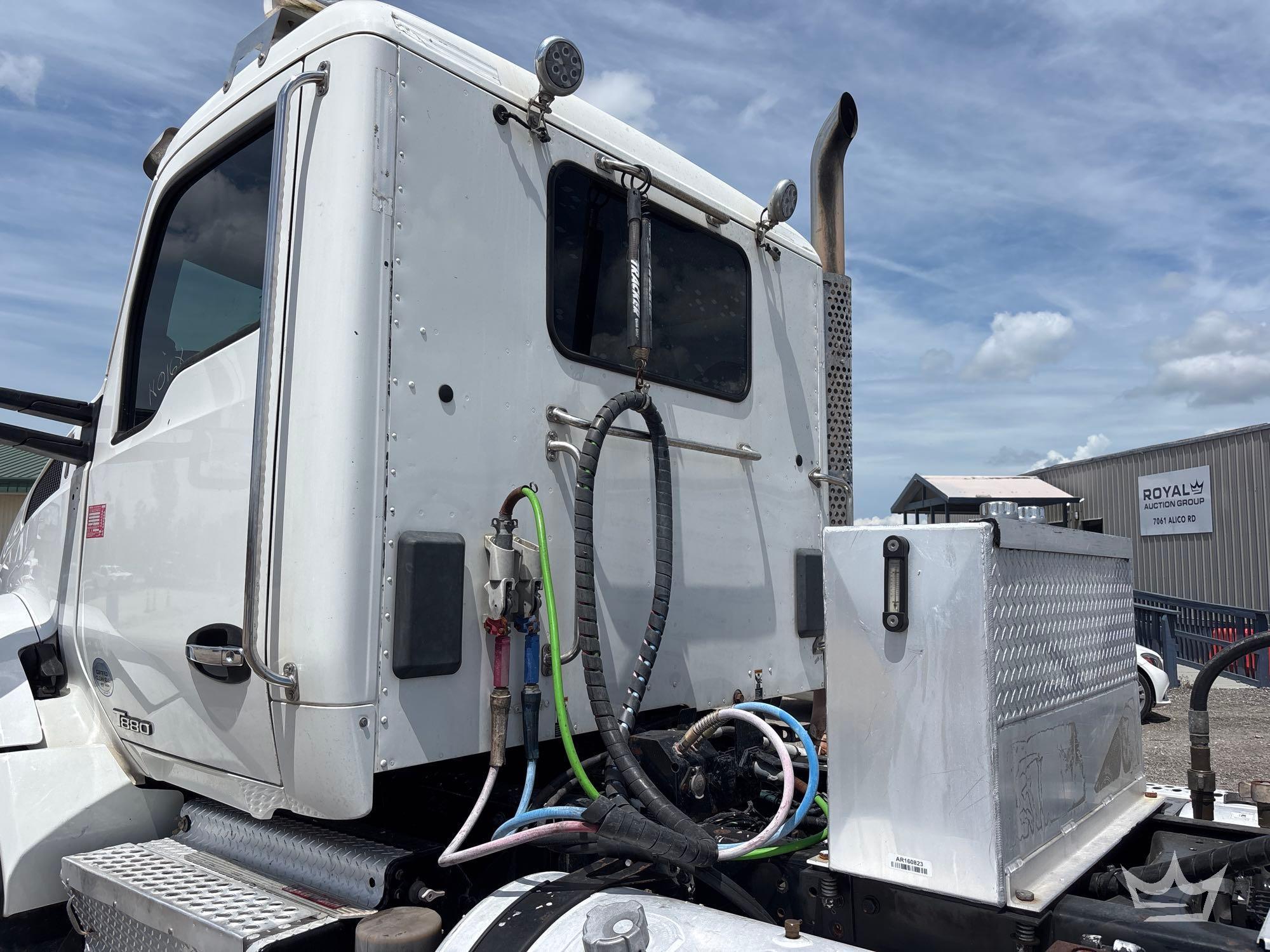 2019 Kenworth T880