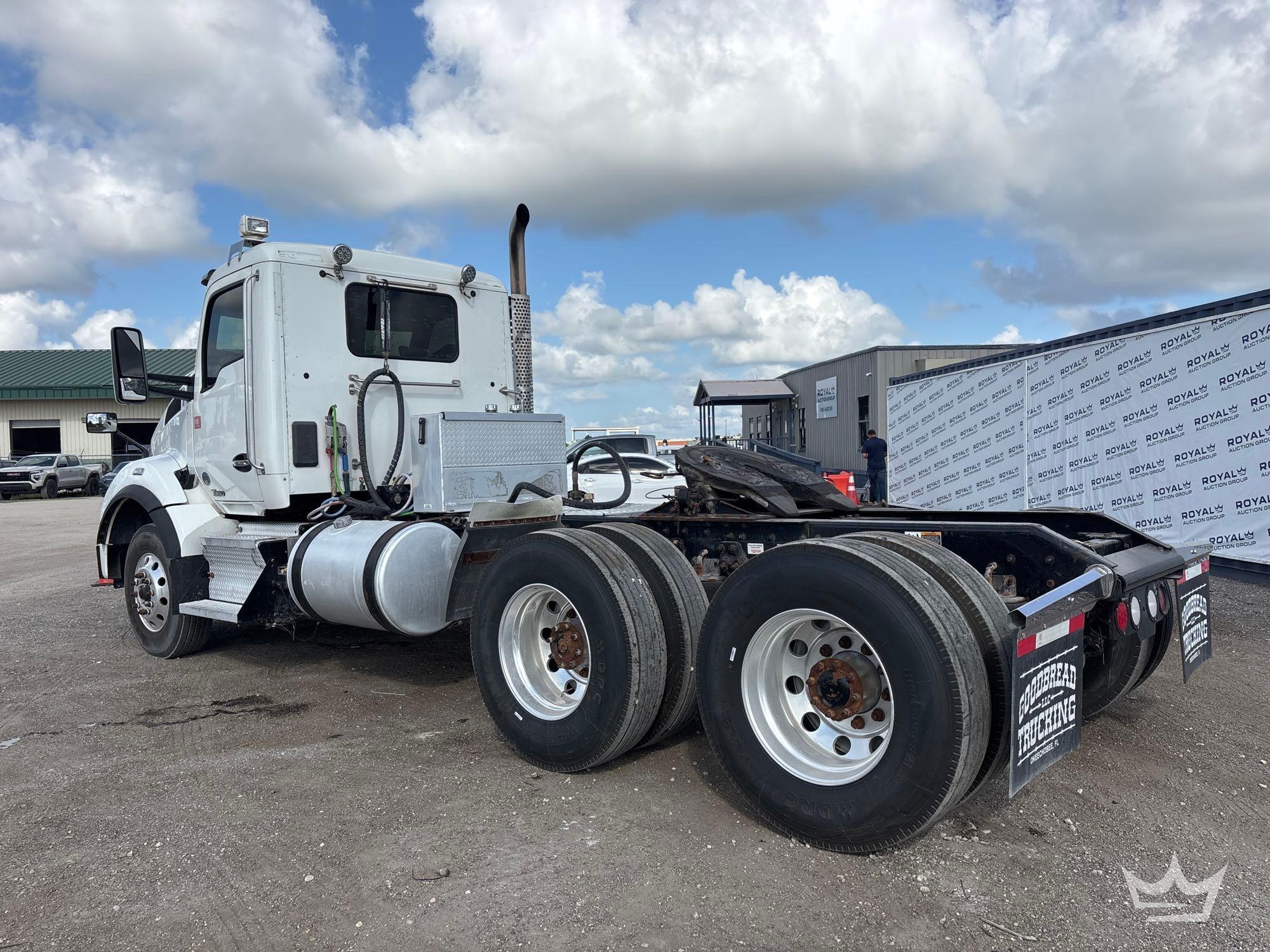 2019 Kenworth T880