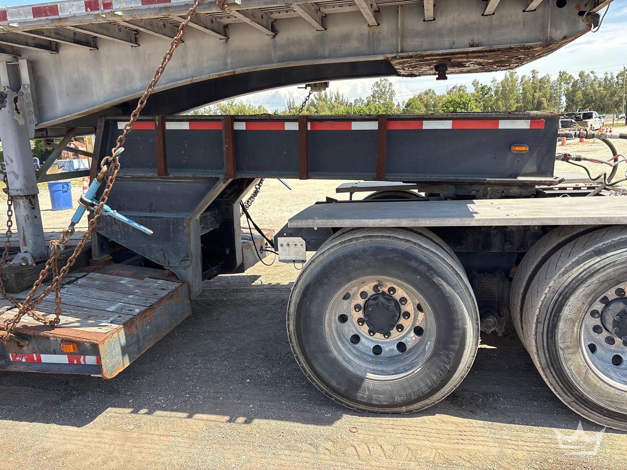 1997 Mack CH613