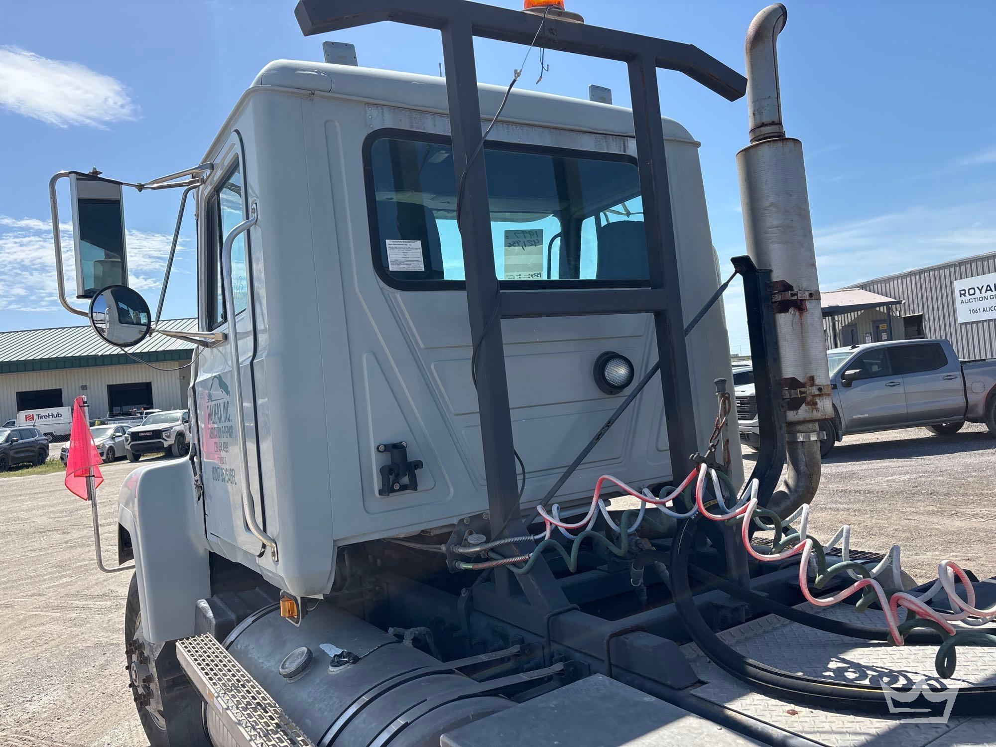 1997 Mack CH613