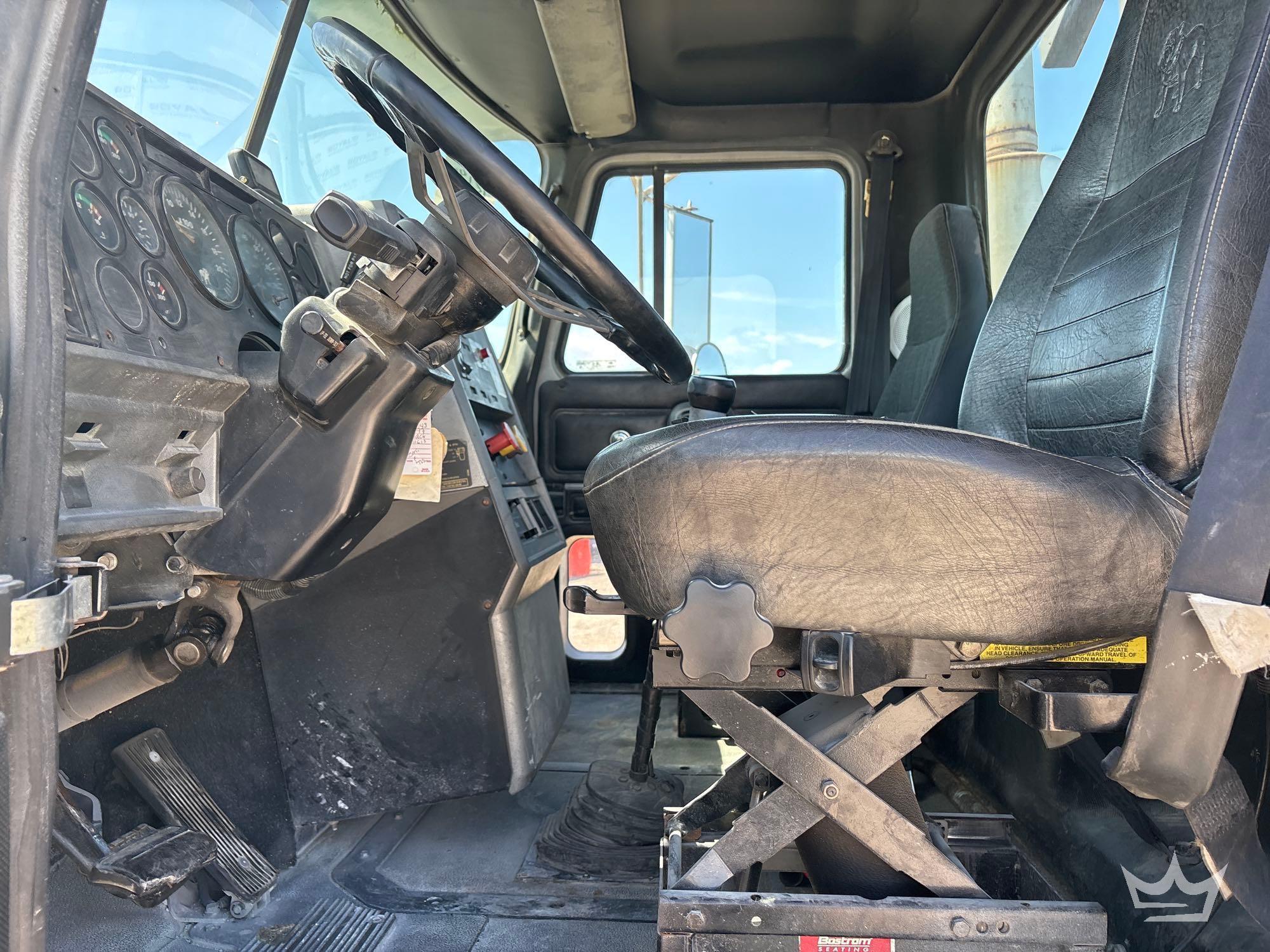 1997 Mack CH613