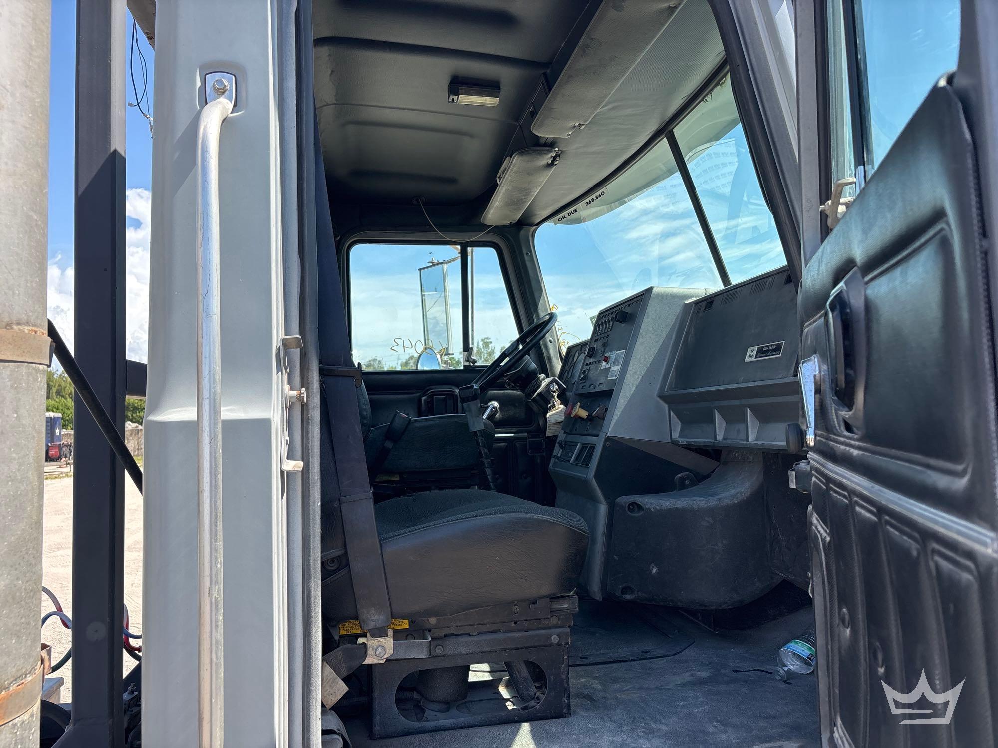 1997 Mack CH613