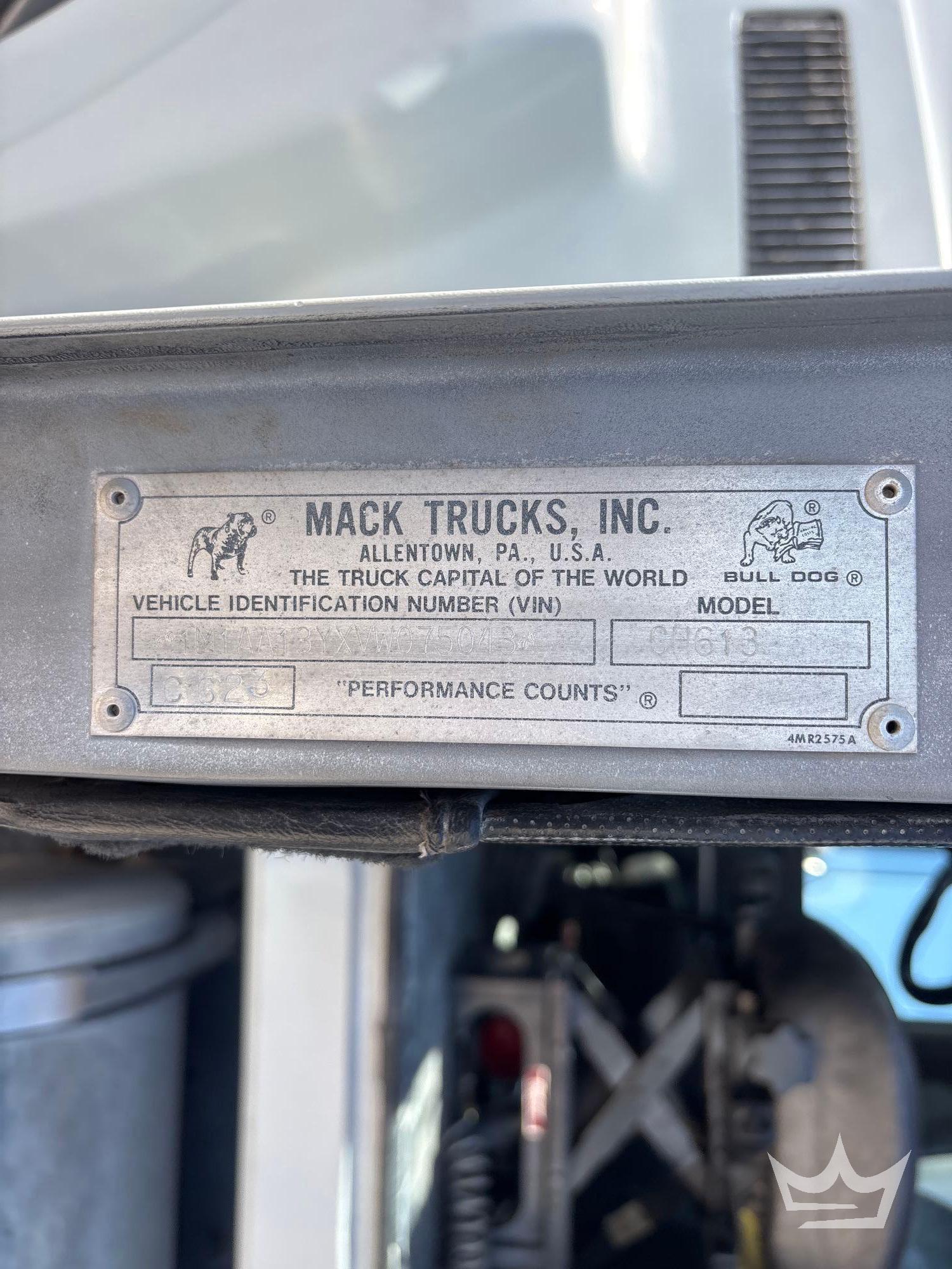 1997 Mack CH613