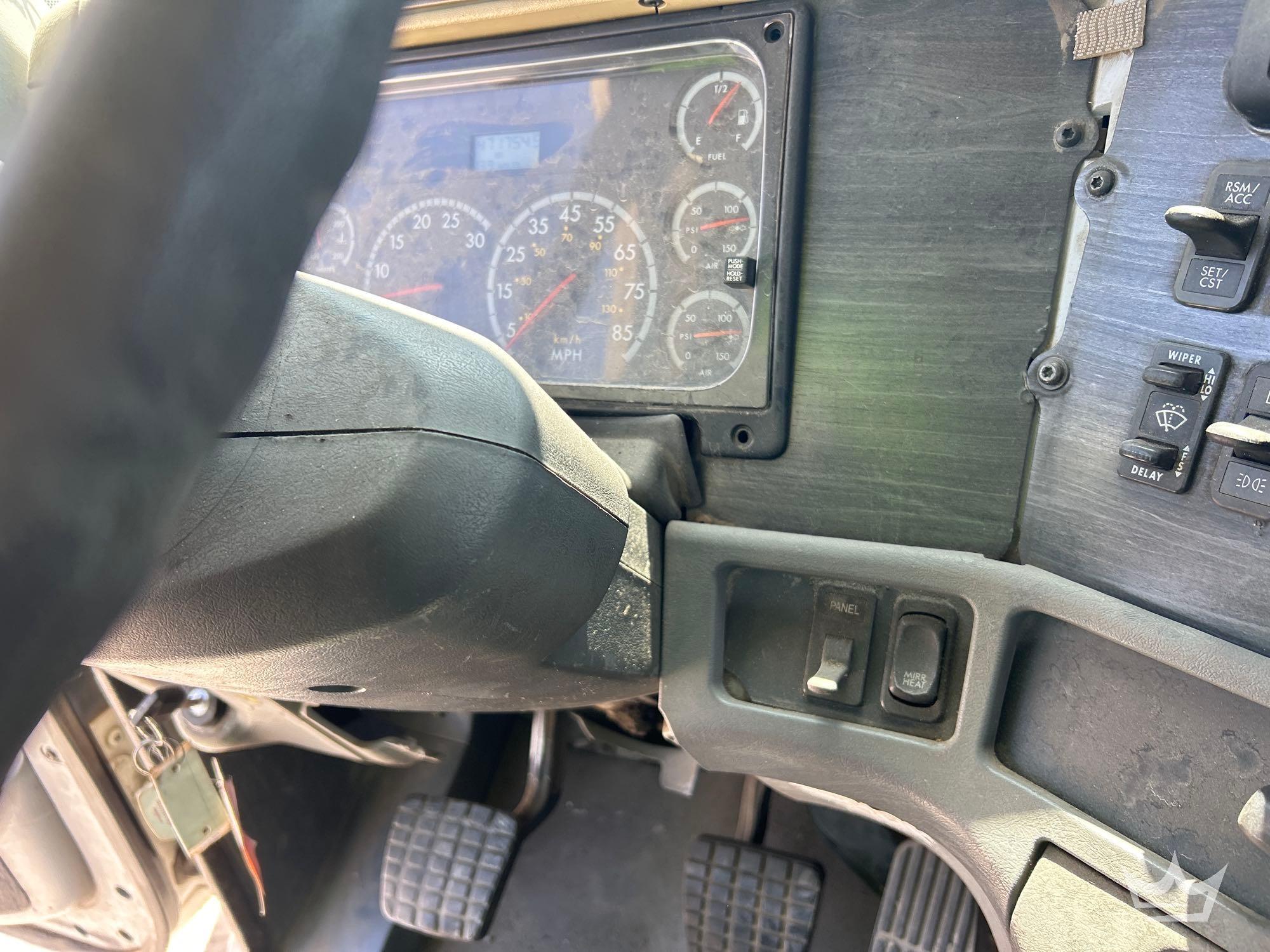 2006 Freightliner Columbia 120