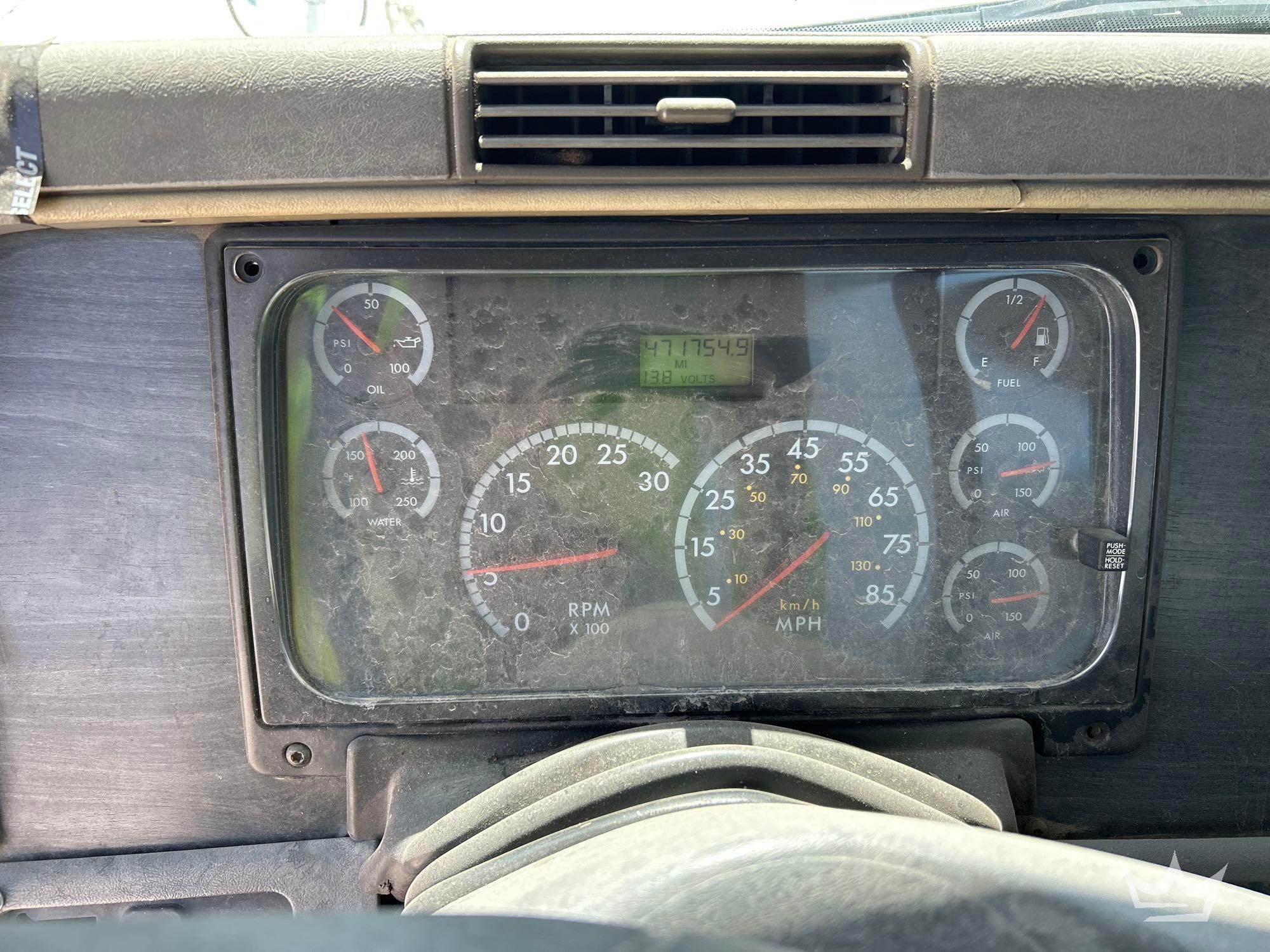 2006 Freightliner Columbia 120