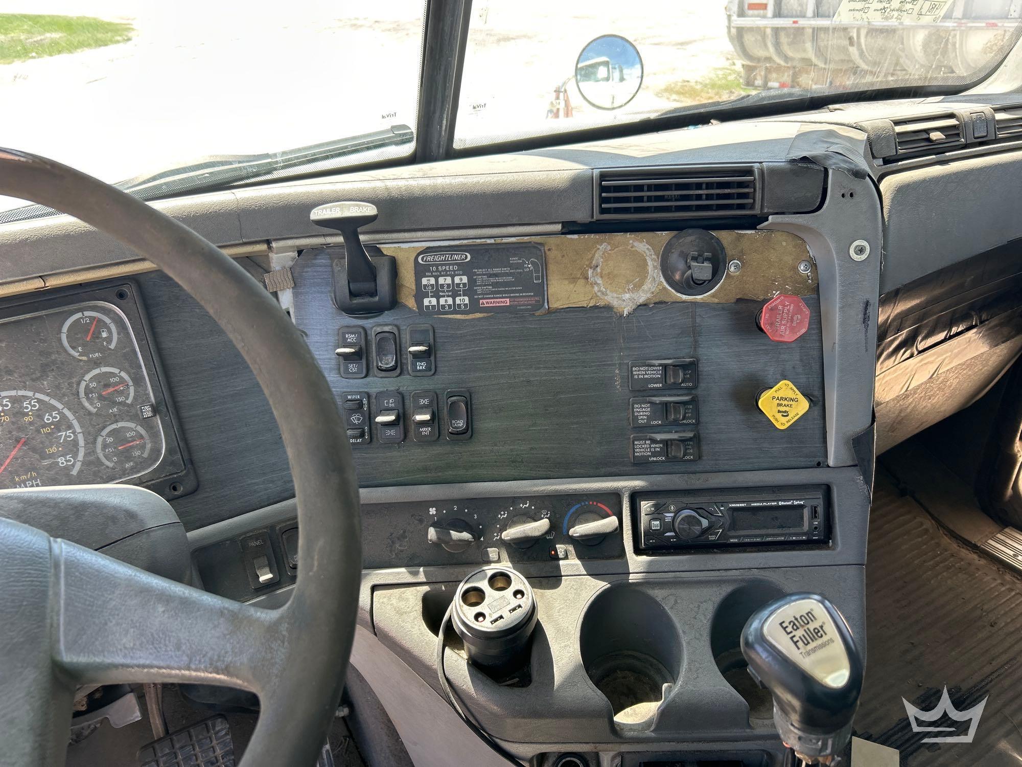2006 Freightliner Columbia 120