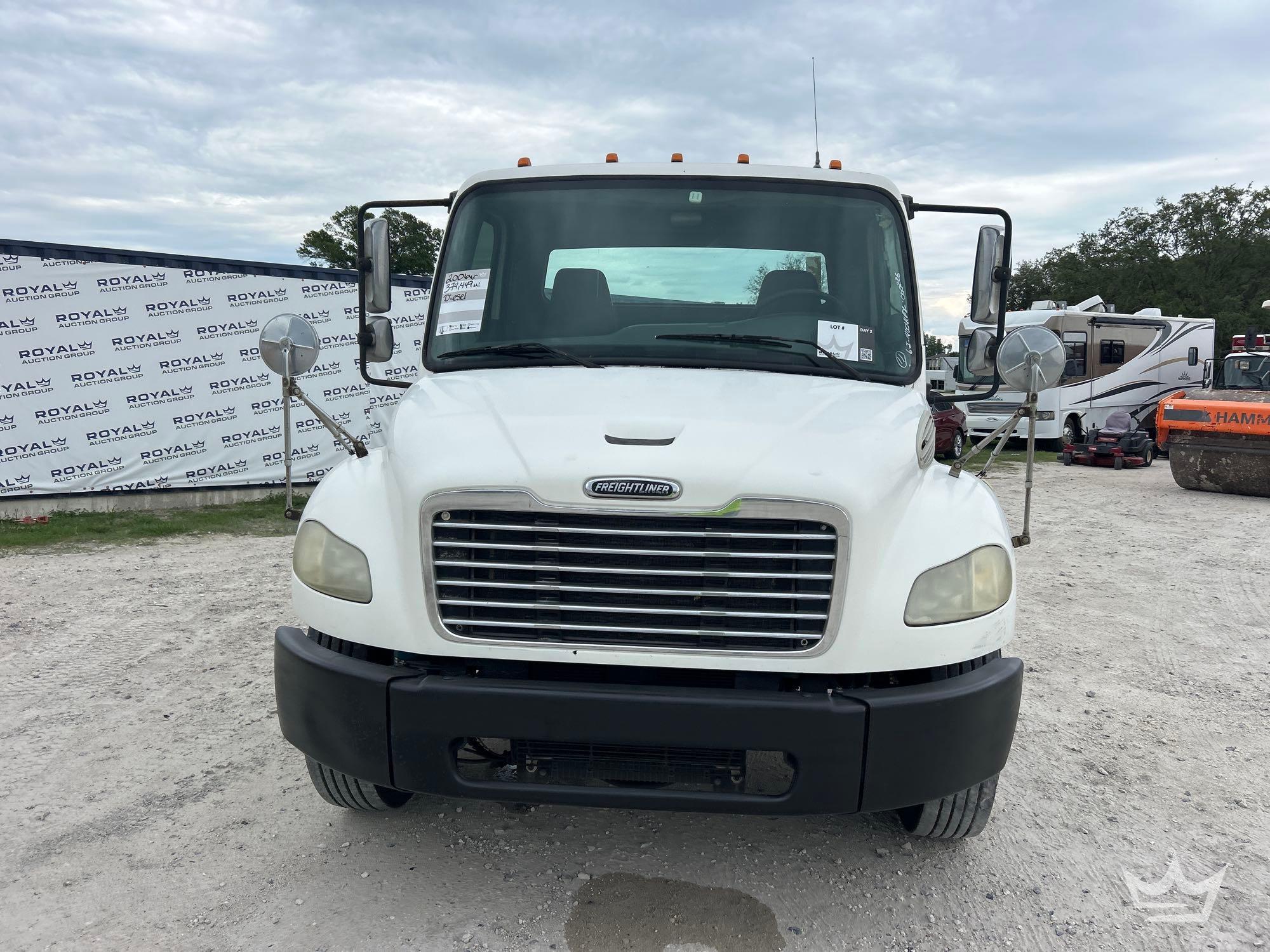 2006 Freightliner M2 106 SPORTCH