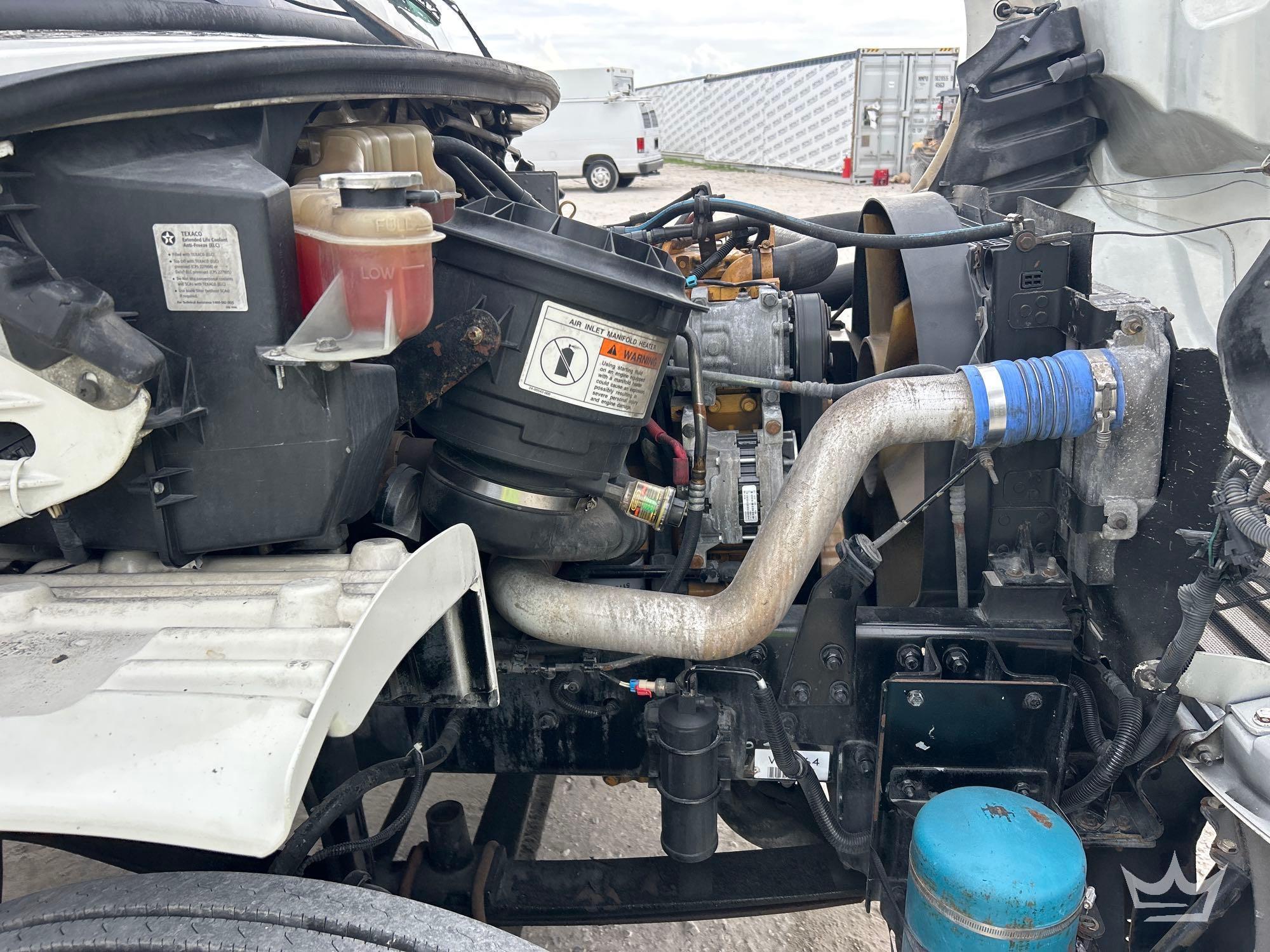 2006 Freightliner M2 106 SPORTCH