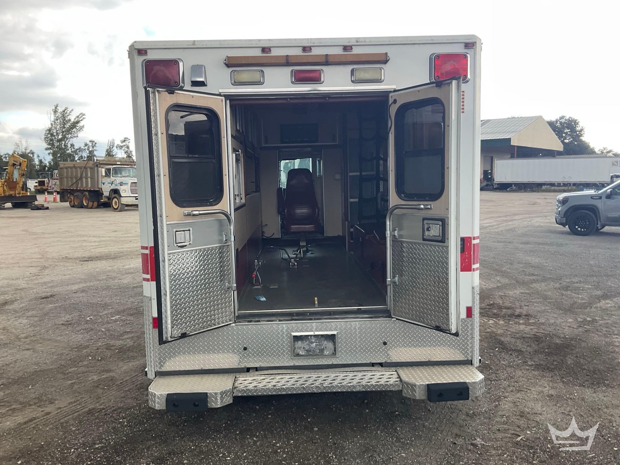 2004 Freightliner M2 106
