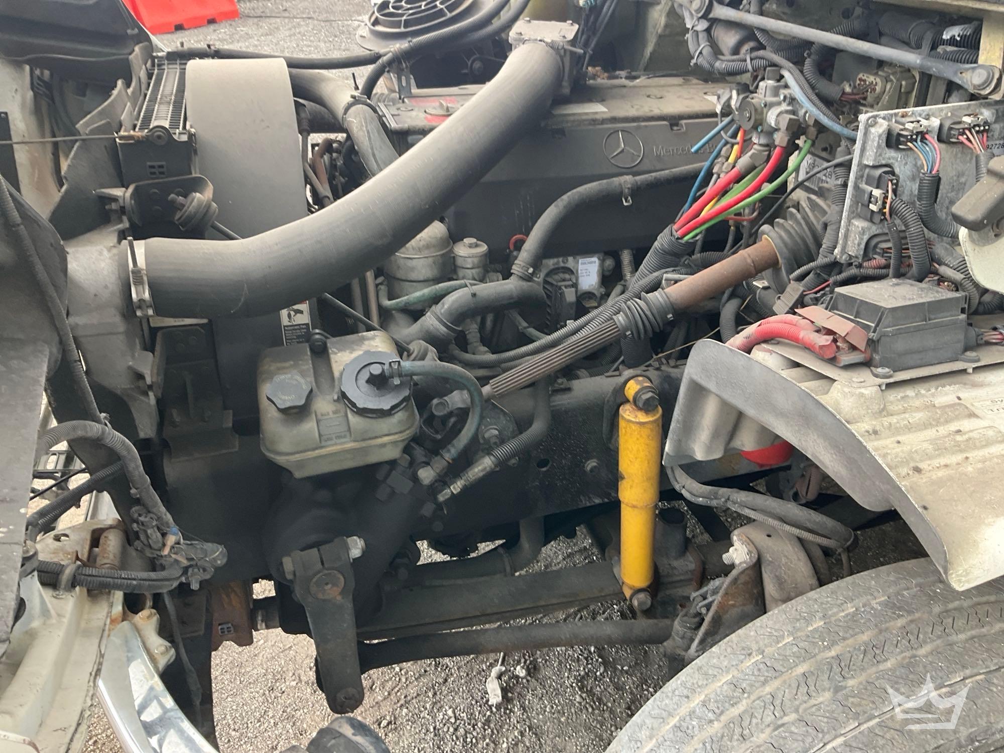 2004 Freightliner M2 106