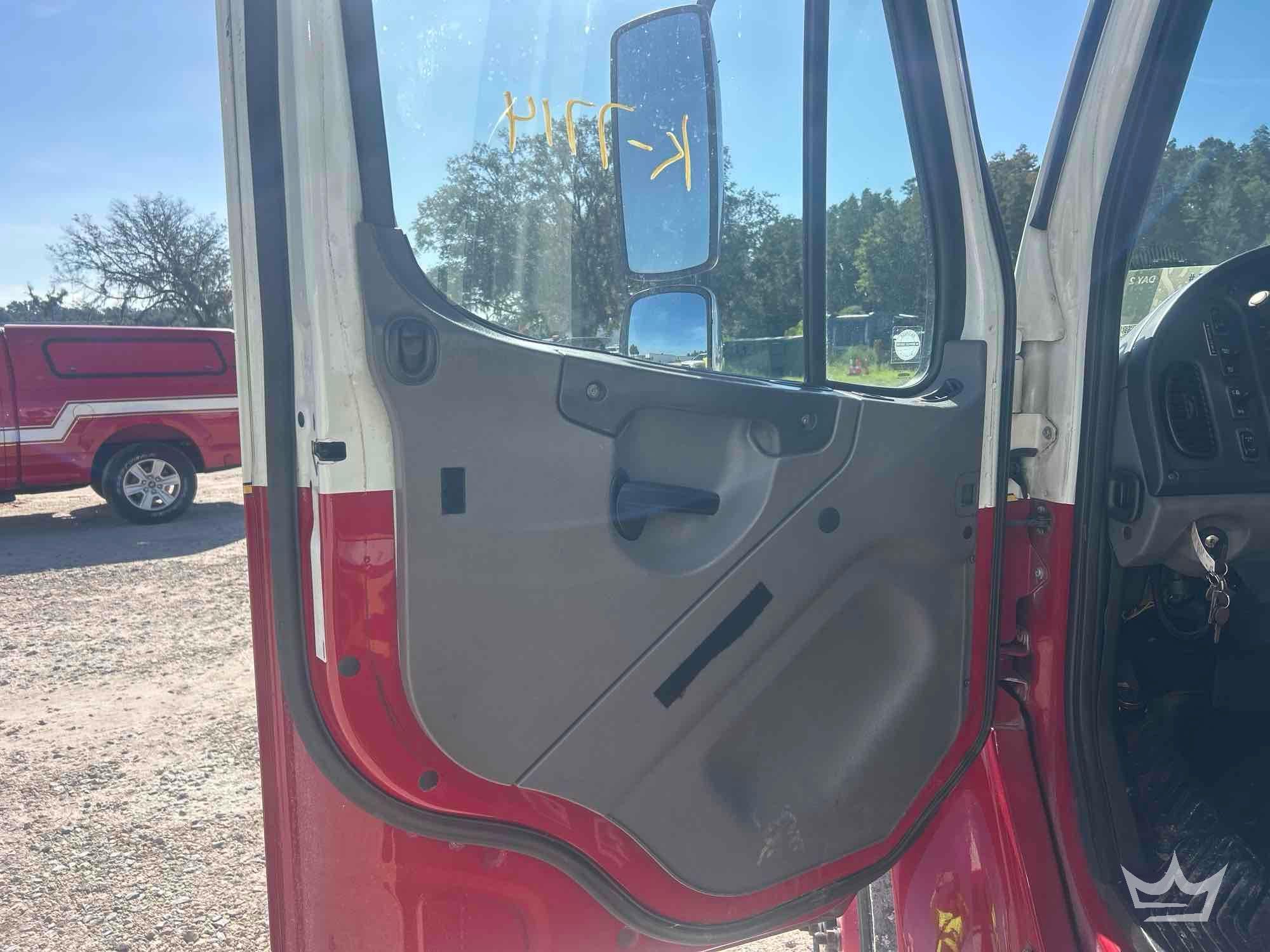 2016 Freightliner M2 106