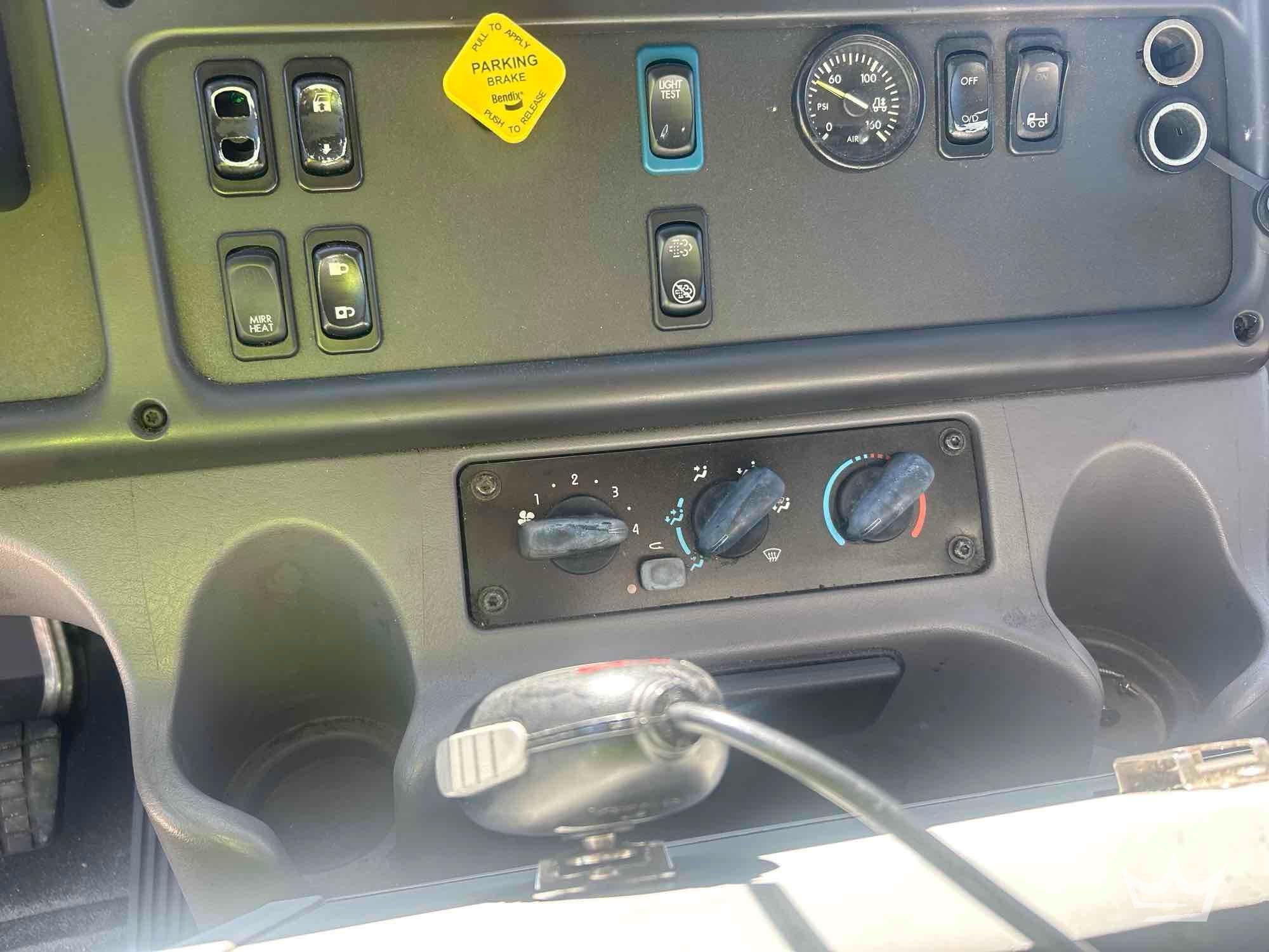 2016 Freightliner M2 106
