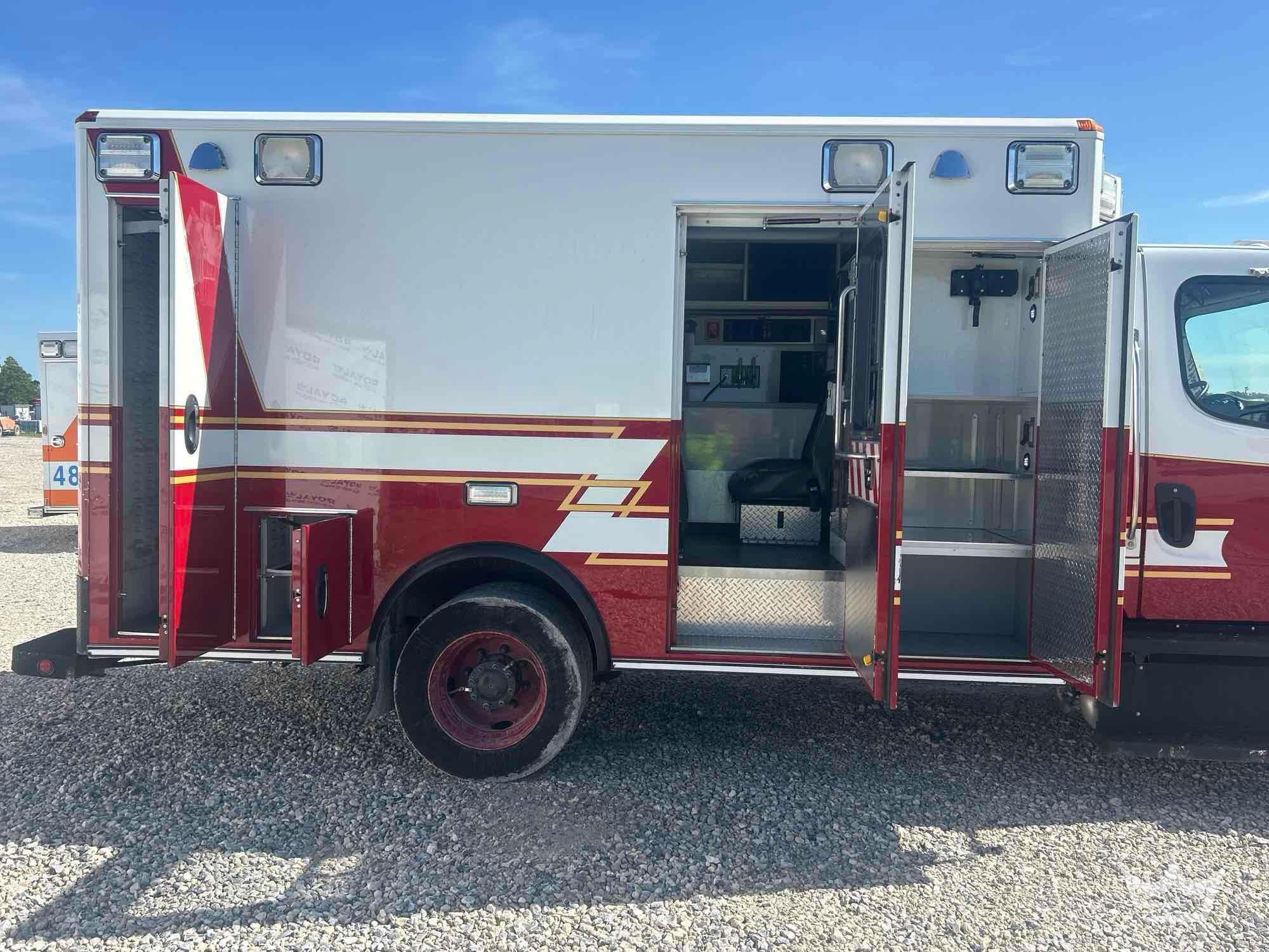 2016 Freightliner M2 106