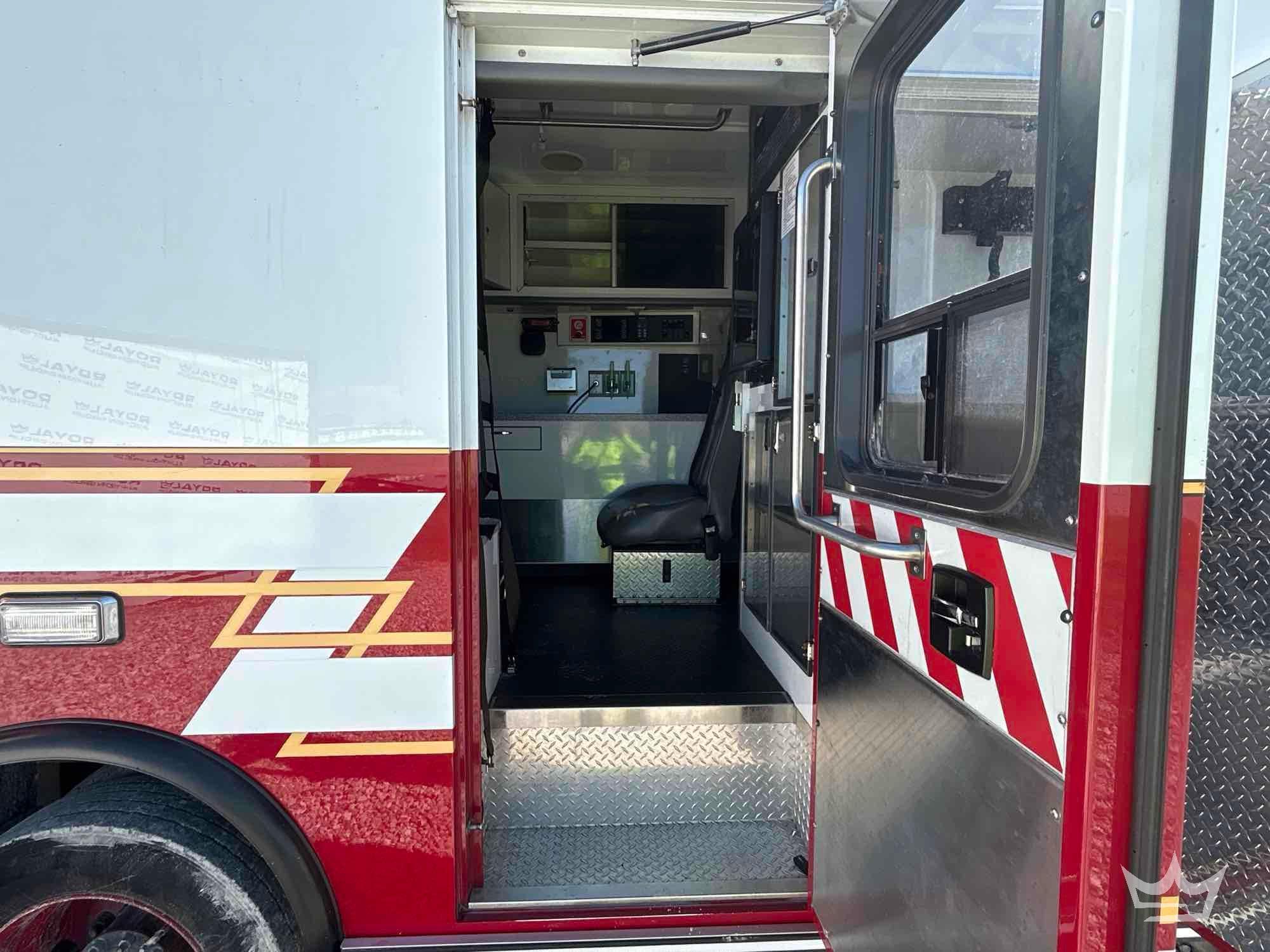 2016 Freightliner M2 106