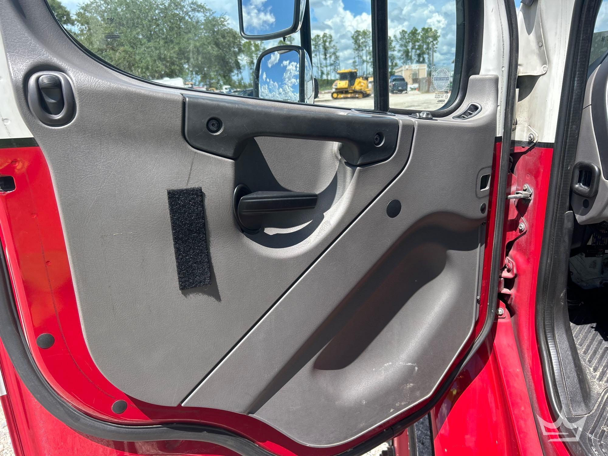 2015 Freightliner M2 106