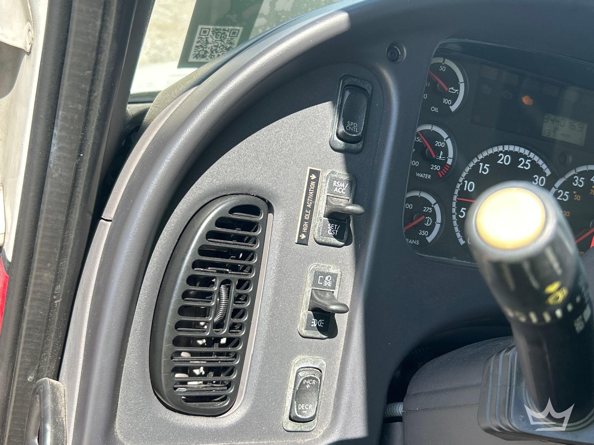 2015 Freightliner M2 106