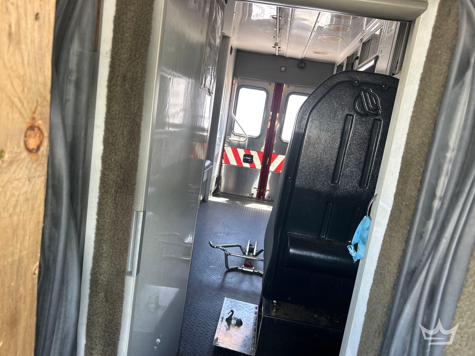 2015 Freightliner M2 106