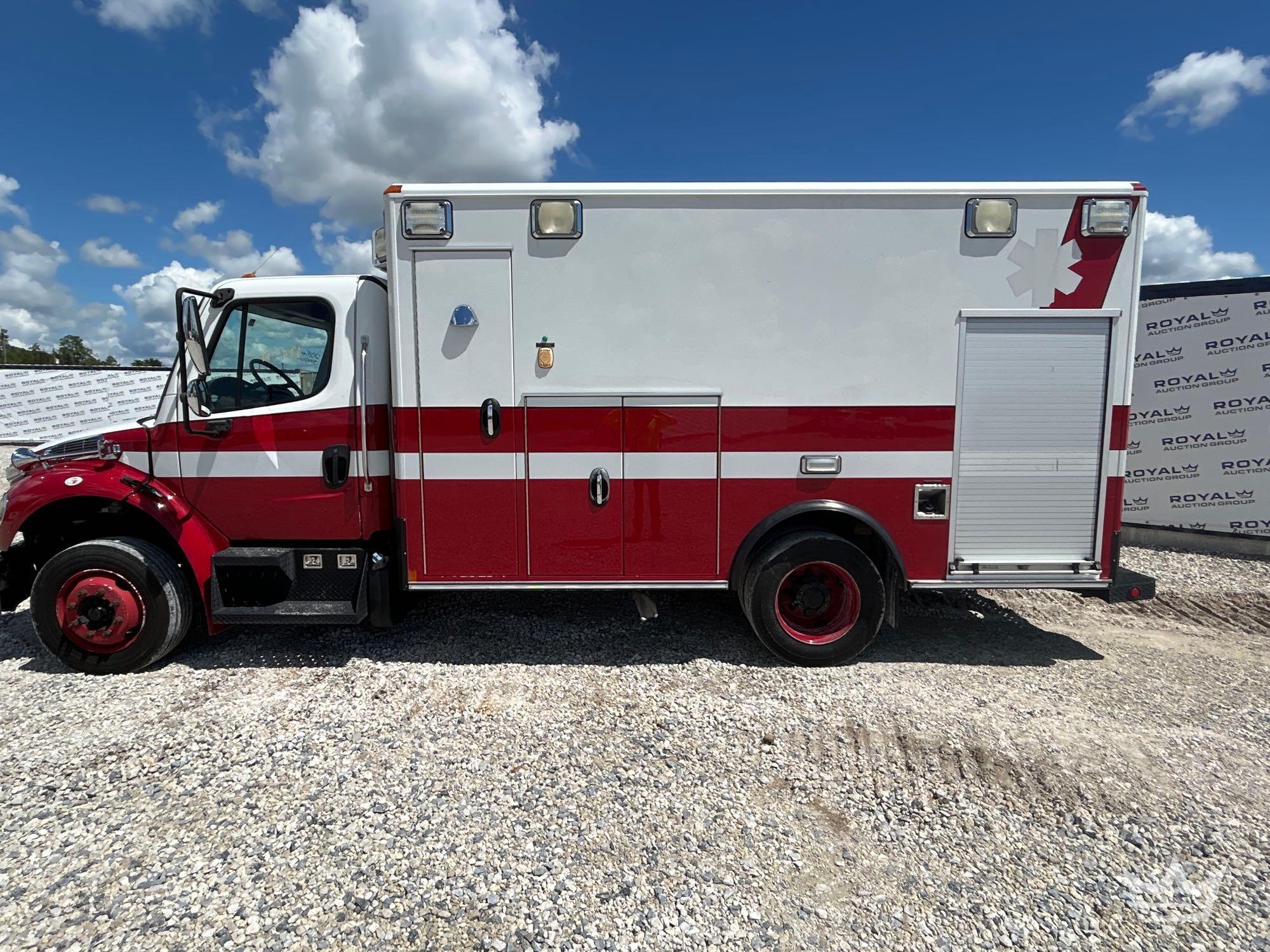 2015 Freightliner M2 106
