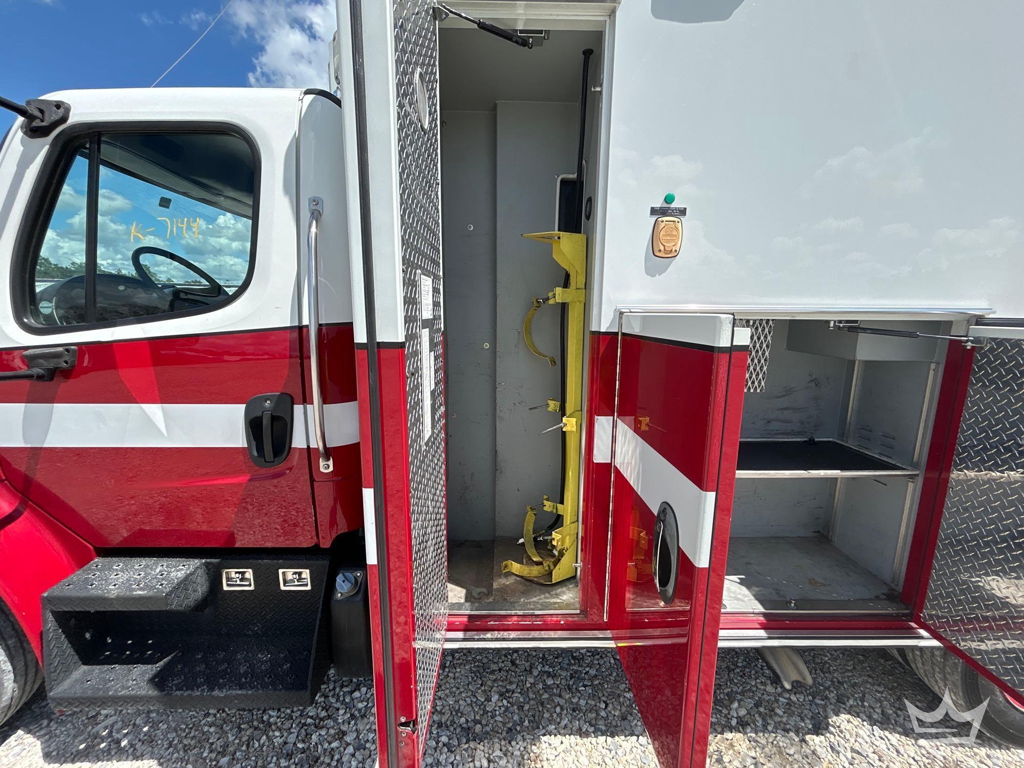 2015 Freightliner M2 106