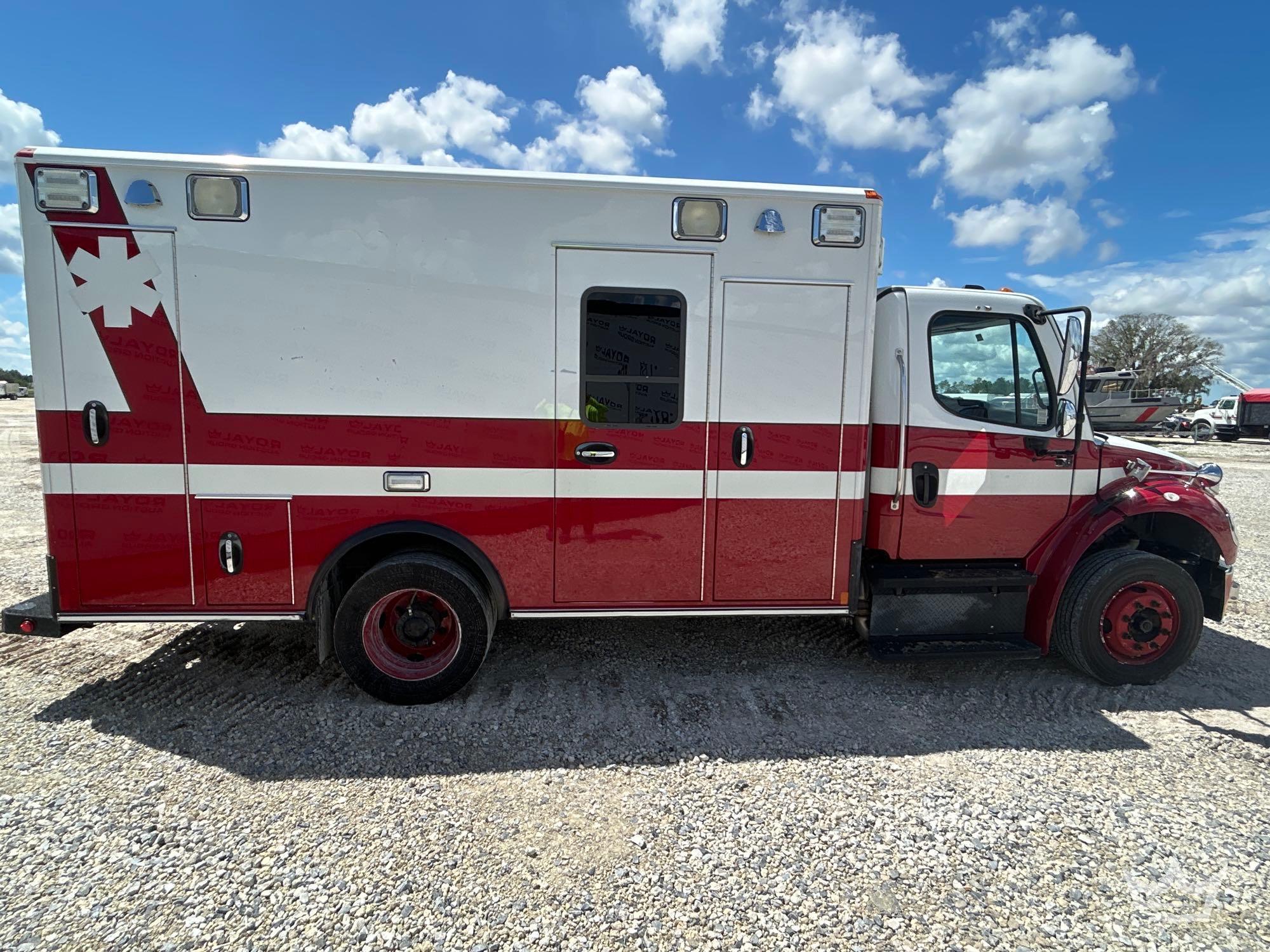 2015 Freightliner M2 106