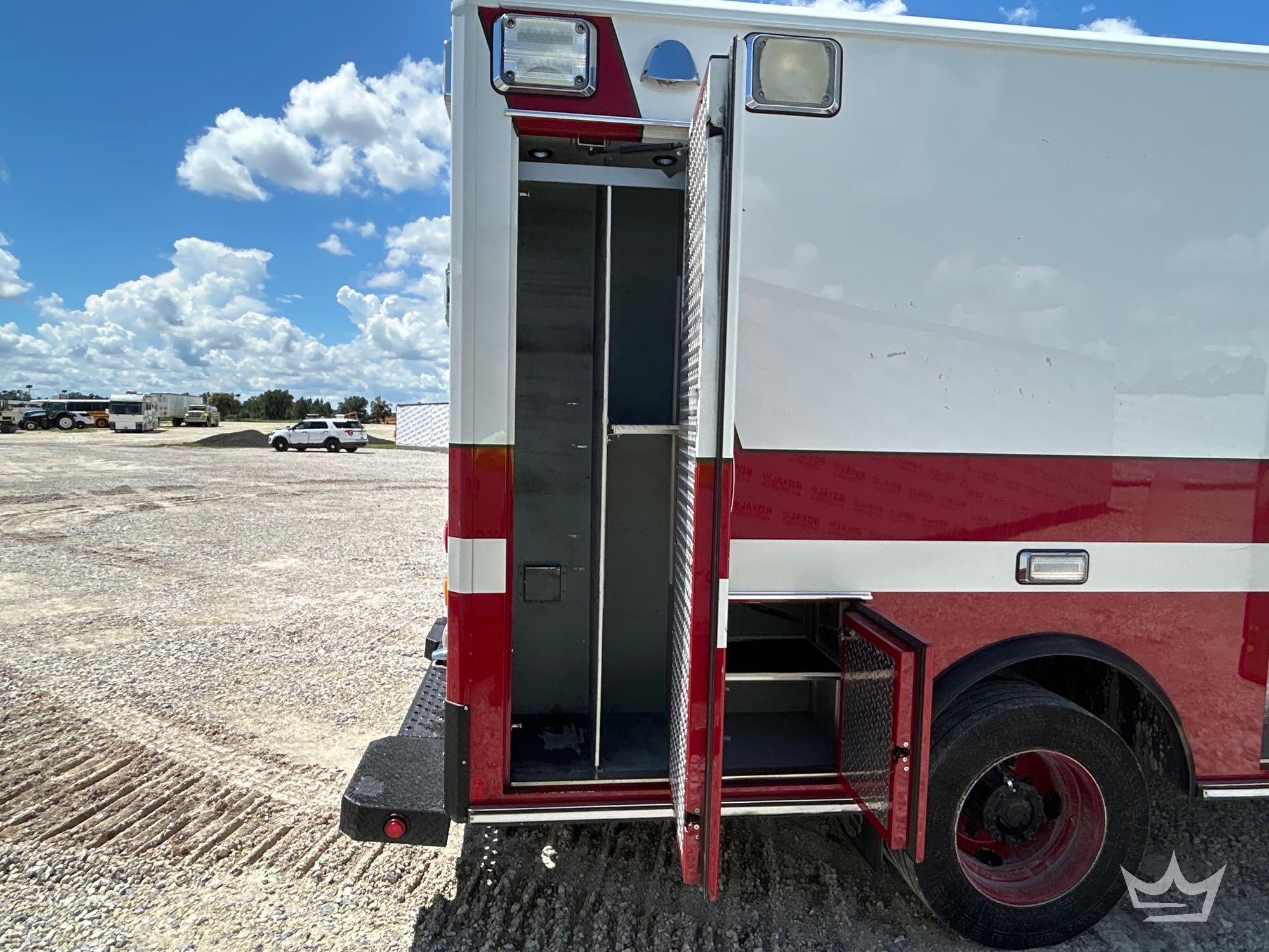 2015 Freightliner M2 106