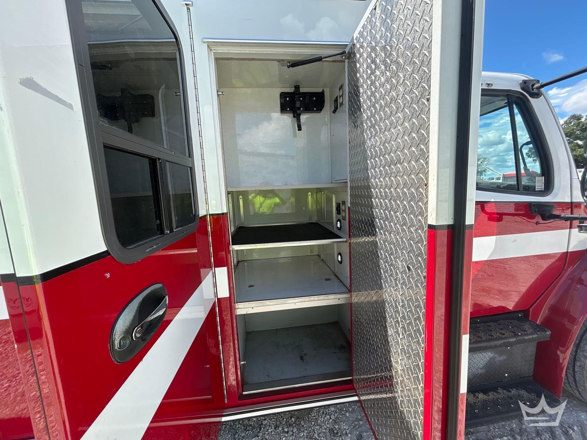 2015 Freightliner M2 106