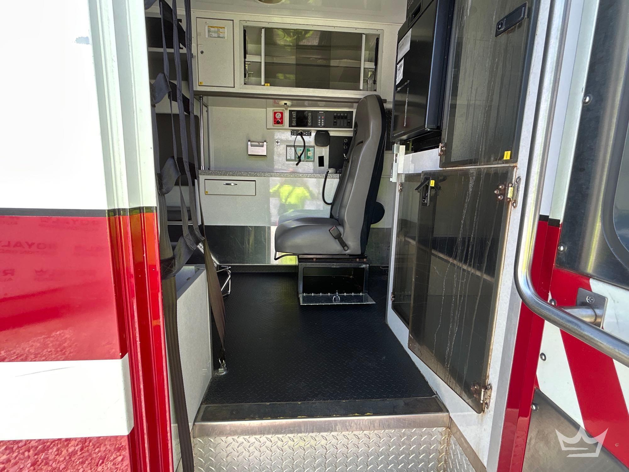 2015 Freightliner M2 106