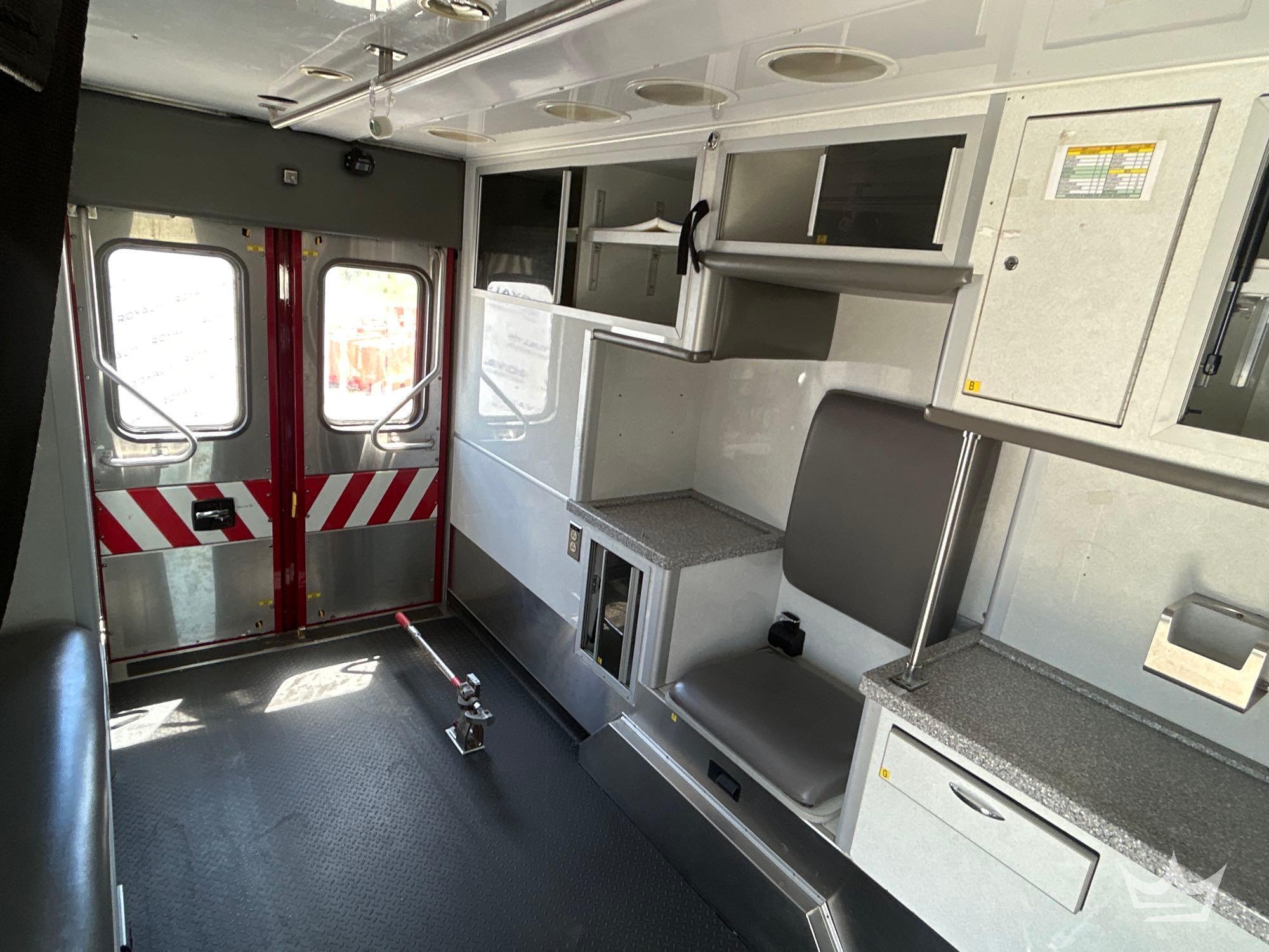 2015 Freightliner M2 106