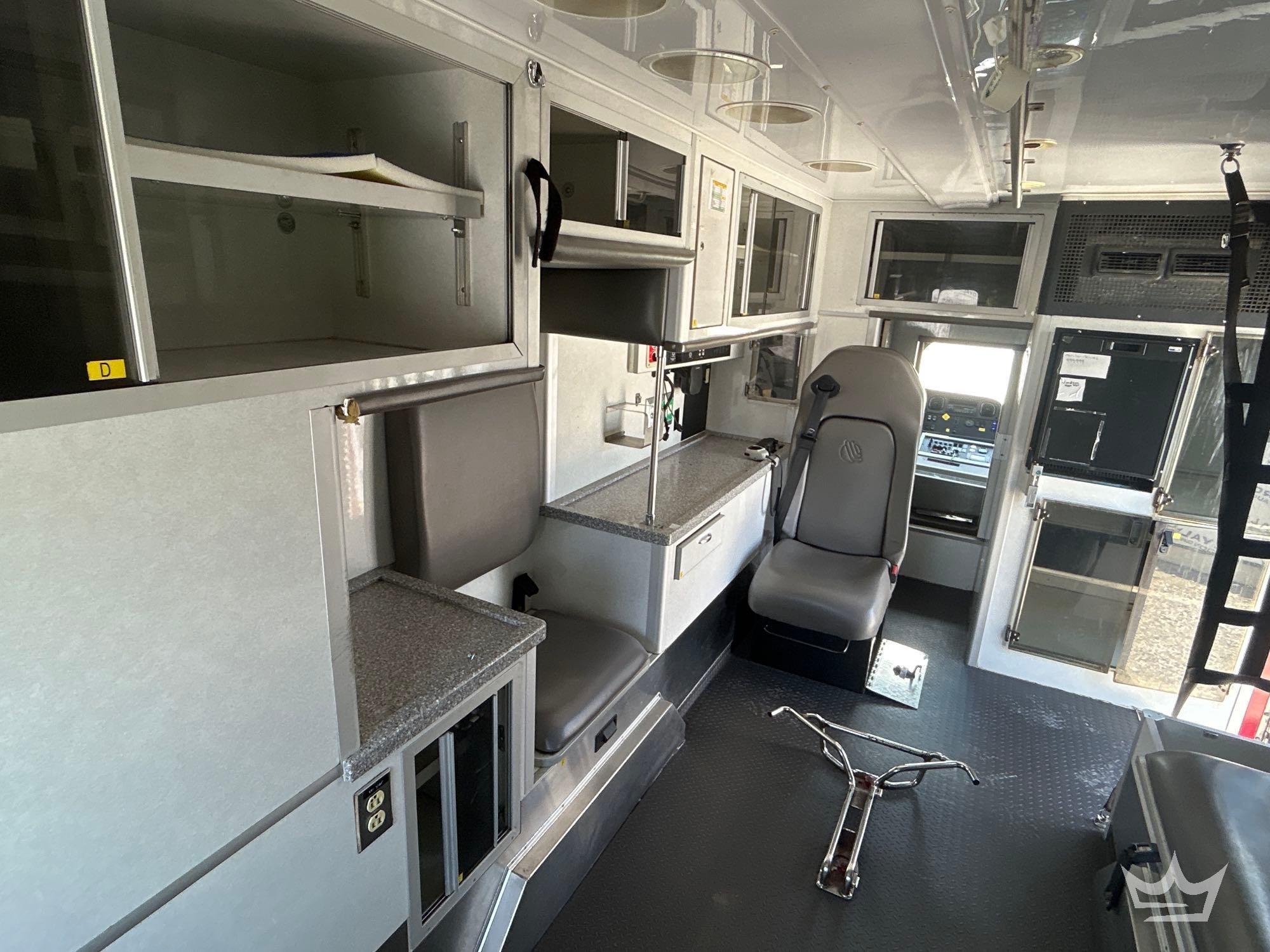 2015 Freightliner M2 106