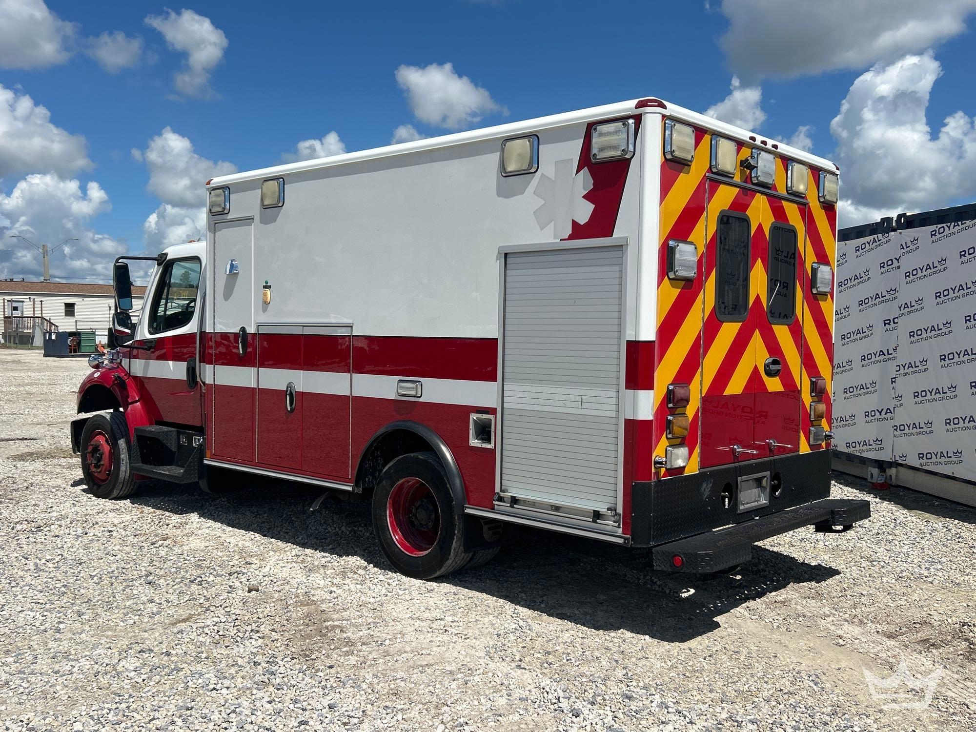 2015 Freightliner M2 106